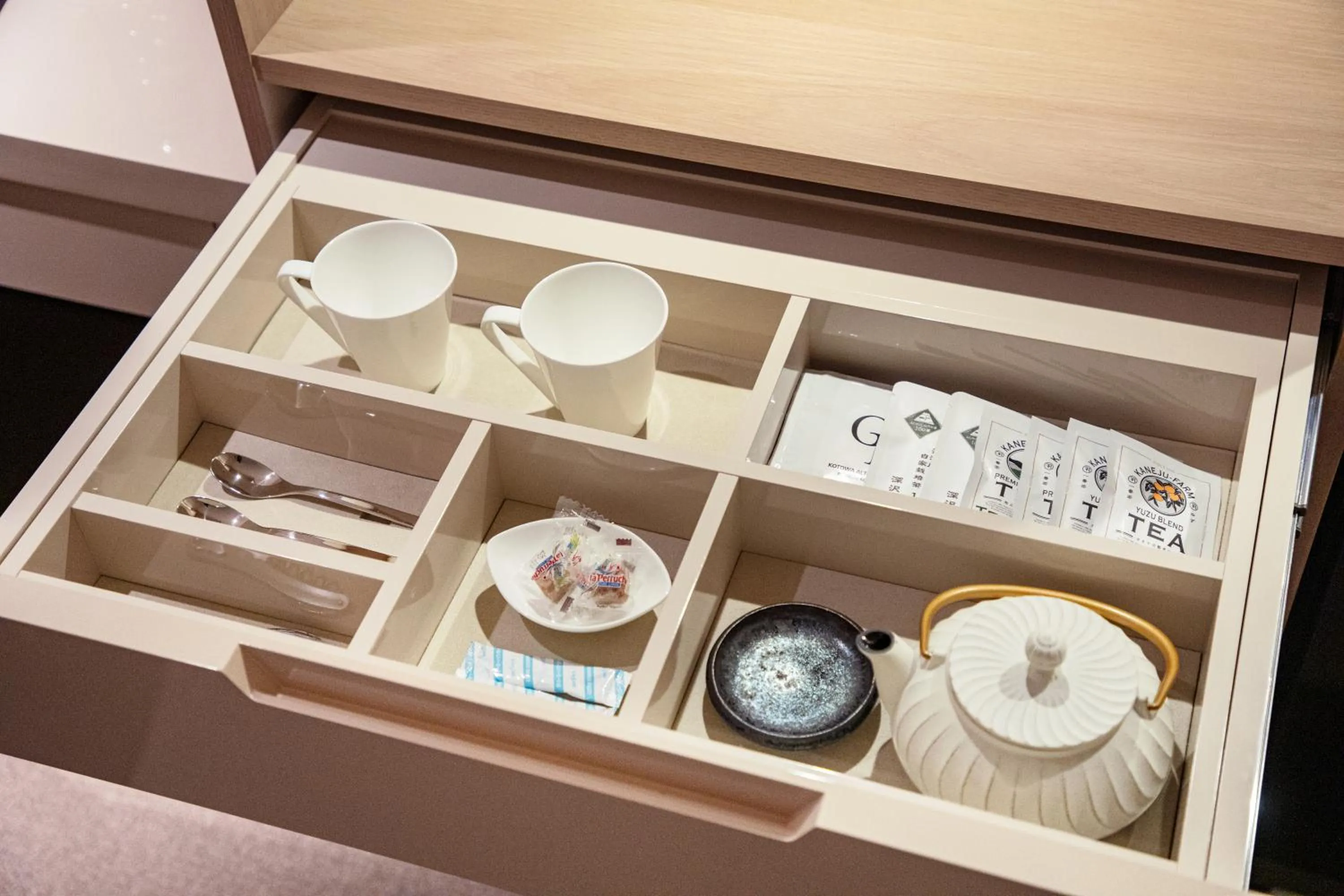 Coffee/tea facilities in Hotel Grand Bach Atami Crescendo