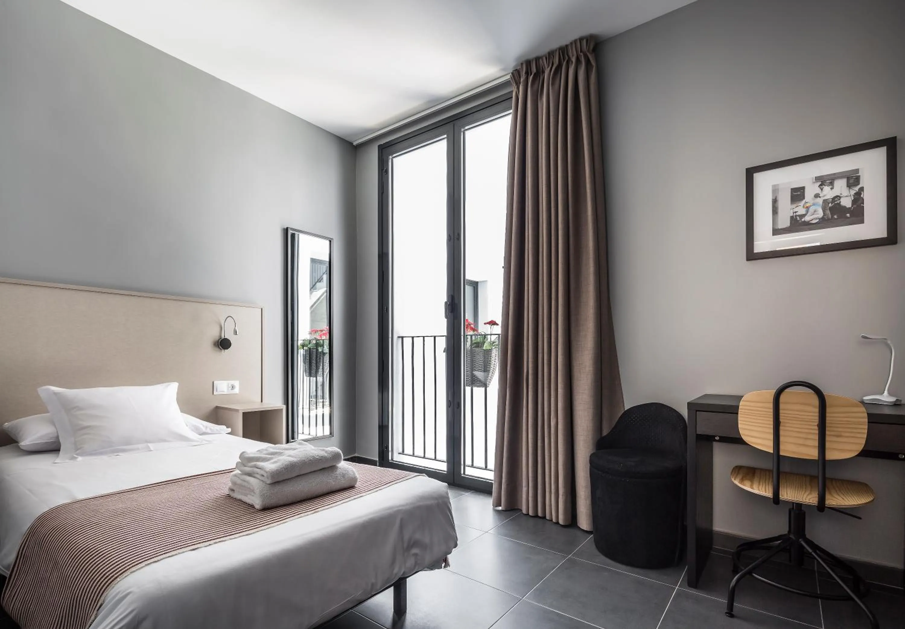 Photo of the whole room, Bed in Catalina Suites San Nicolas