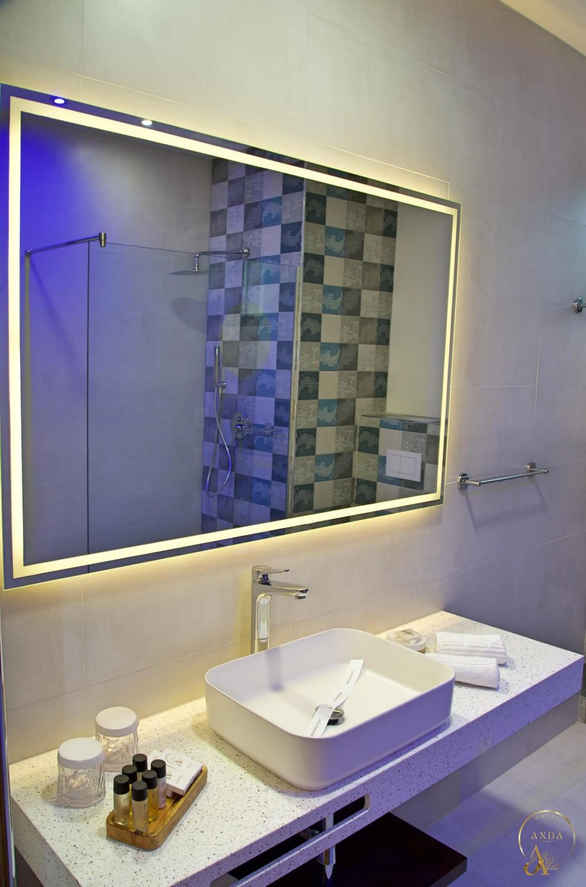 Bathroom in Hotel Anda