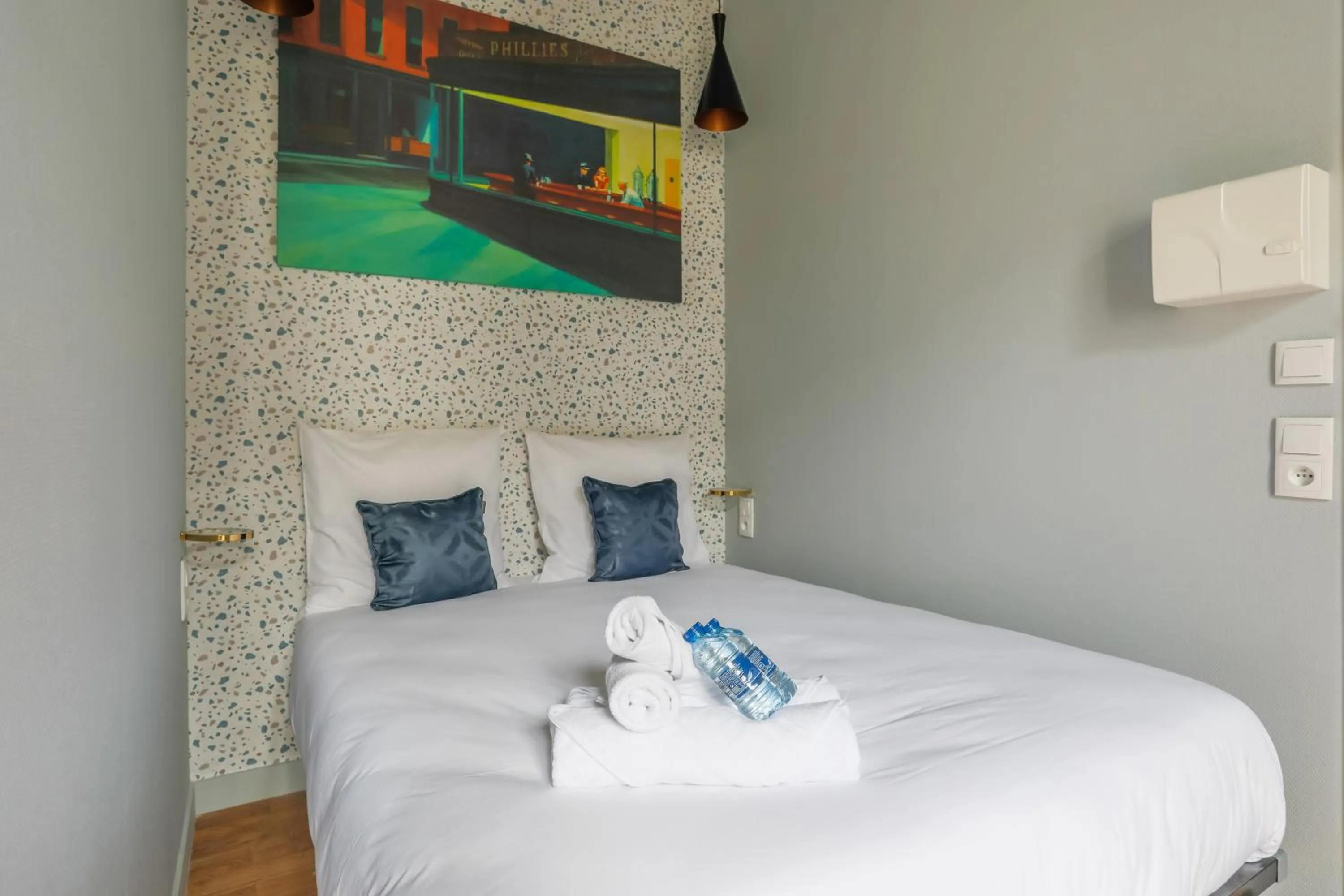 Living room, Bed in WS Saint-Lazare - Opera