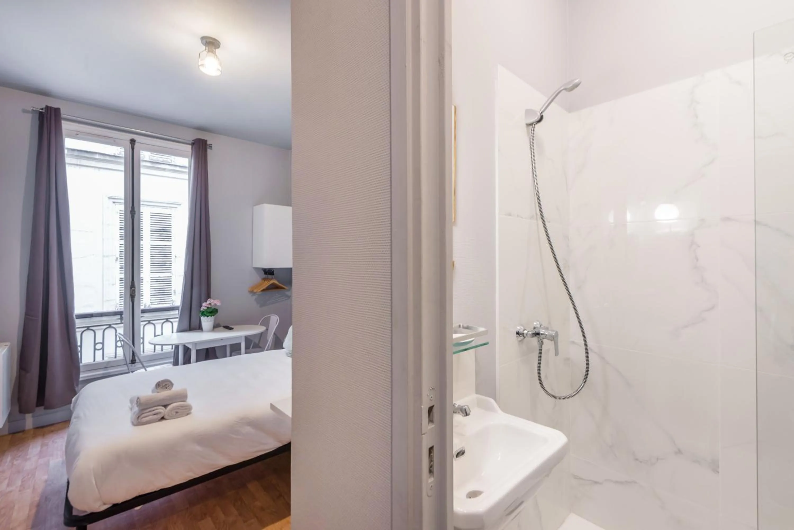 Bedroom, Bed in WS Saint-Lazare - Opera