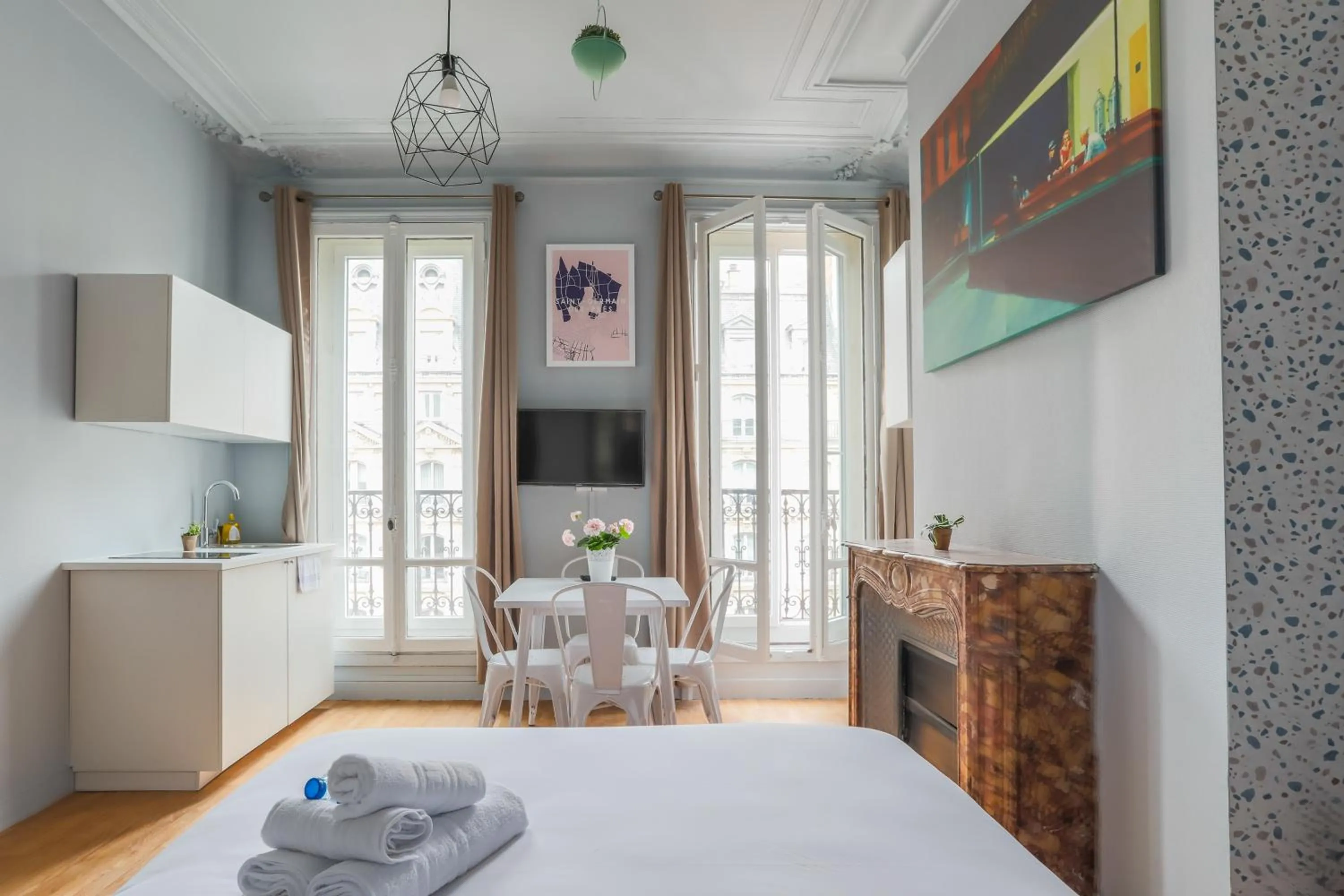 Living room, Bed in WS Saint-Lazare - Opera