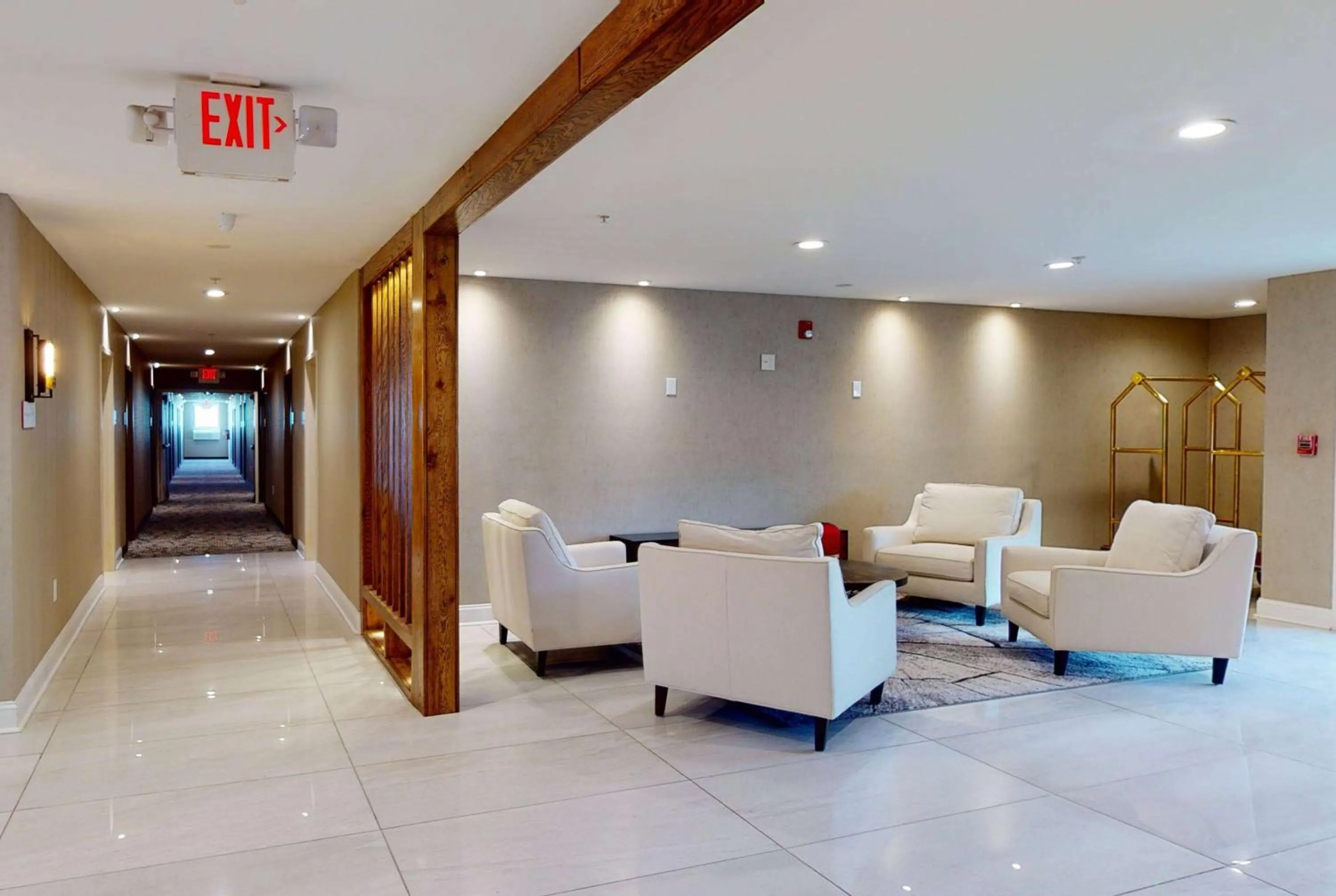 Lobby or reception in Ramada by Wyndham Strasburg - Shenandoah Valley
