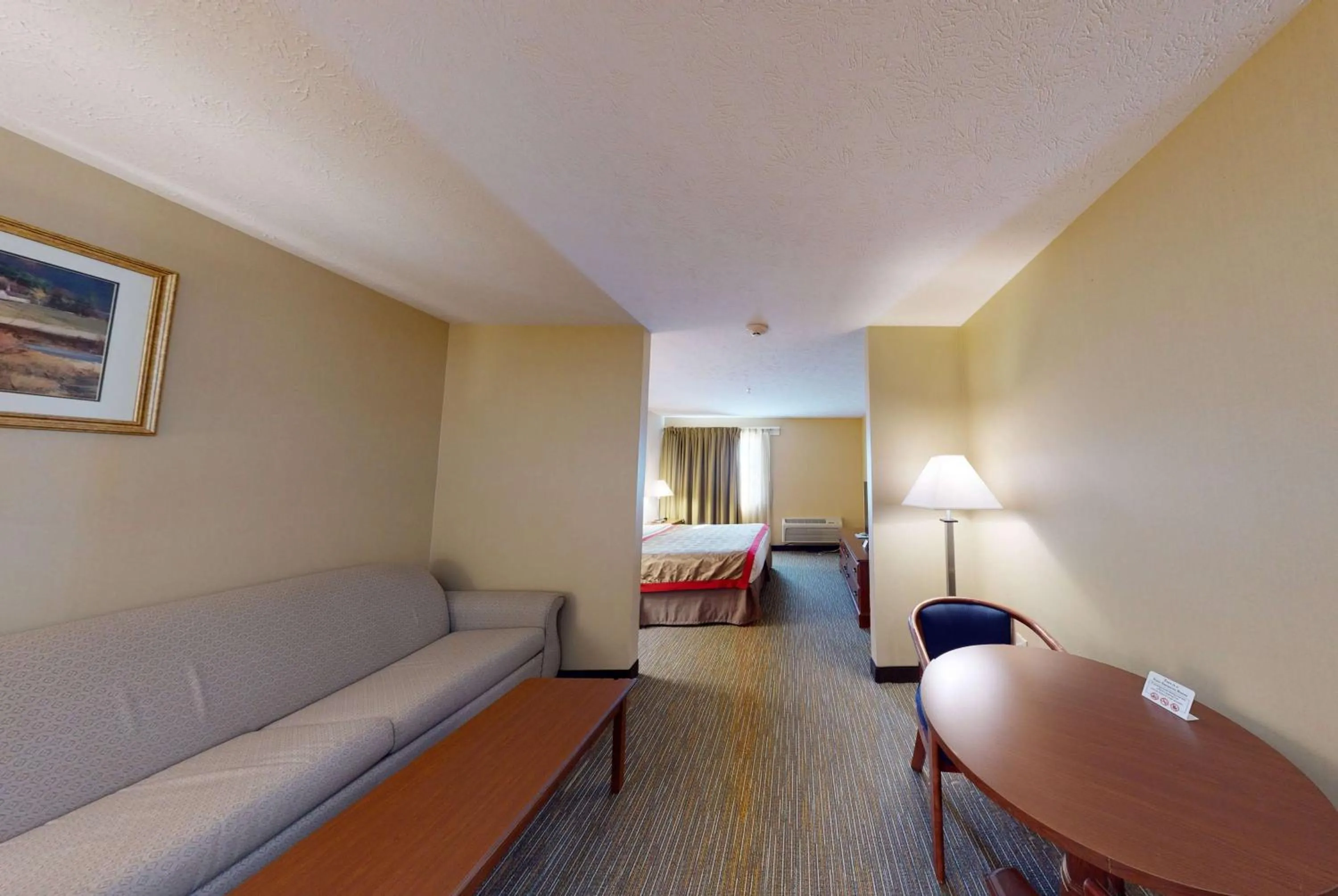 Photo of the whole room, Bed in Ramada by Wyndham Strasburg - Shenandoah Valley
