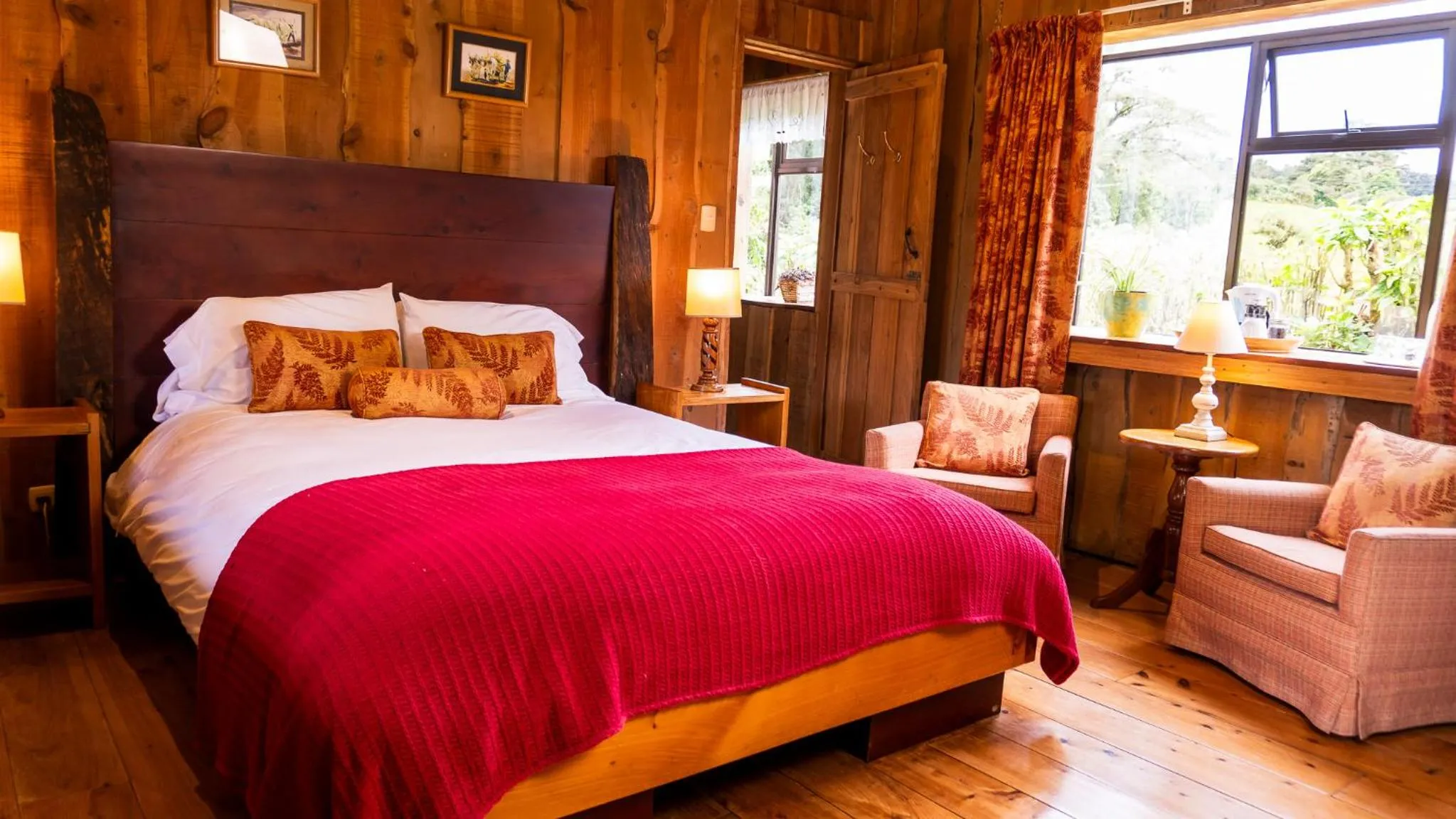 Bedroom, Bed in Poas Volcano Lodge