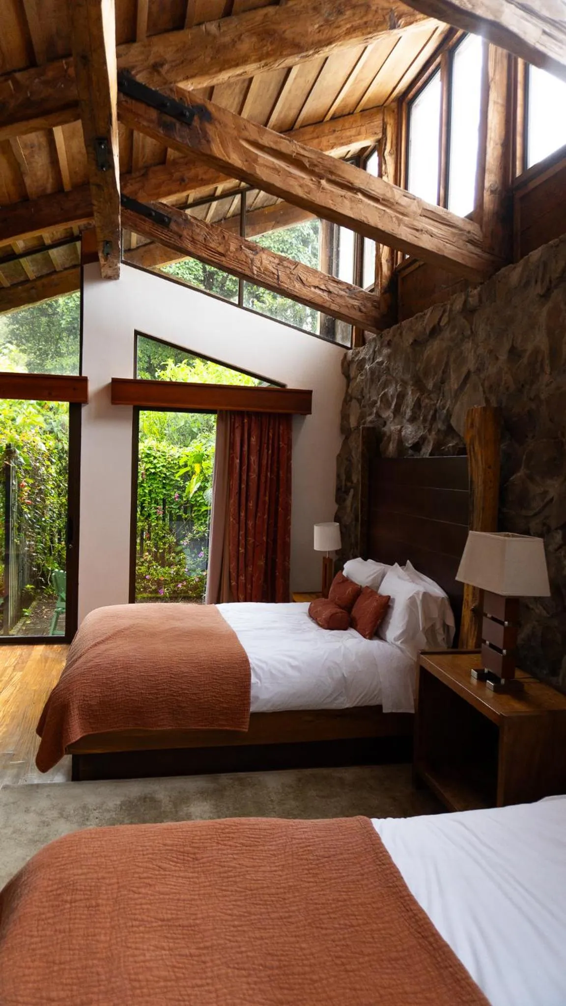 Bedroom, Bed in Poas Volcano Lodge