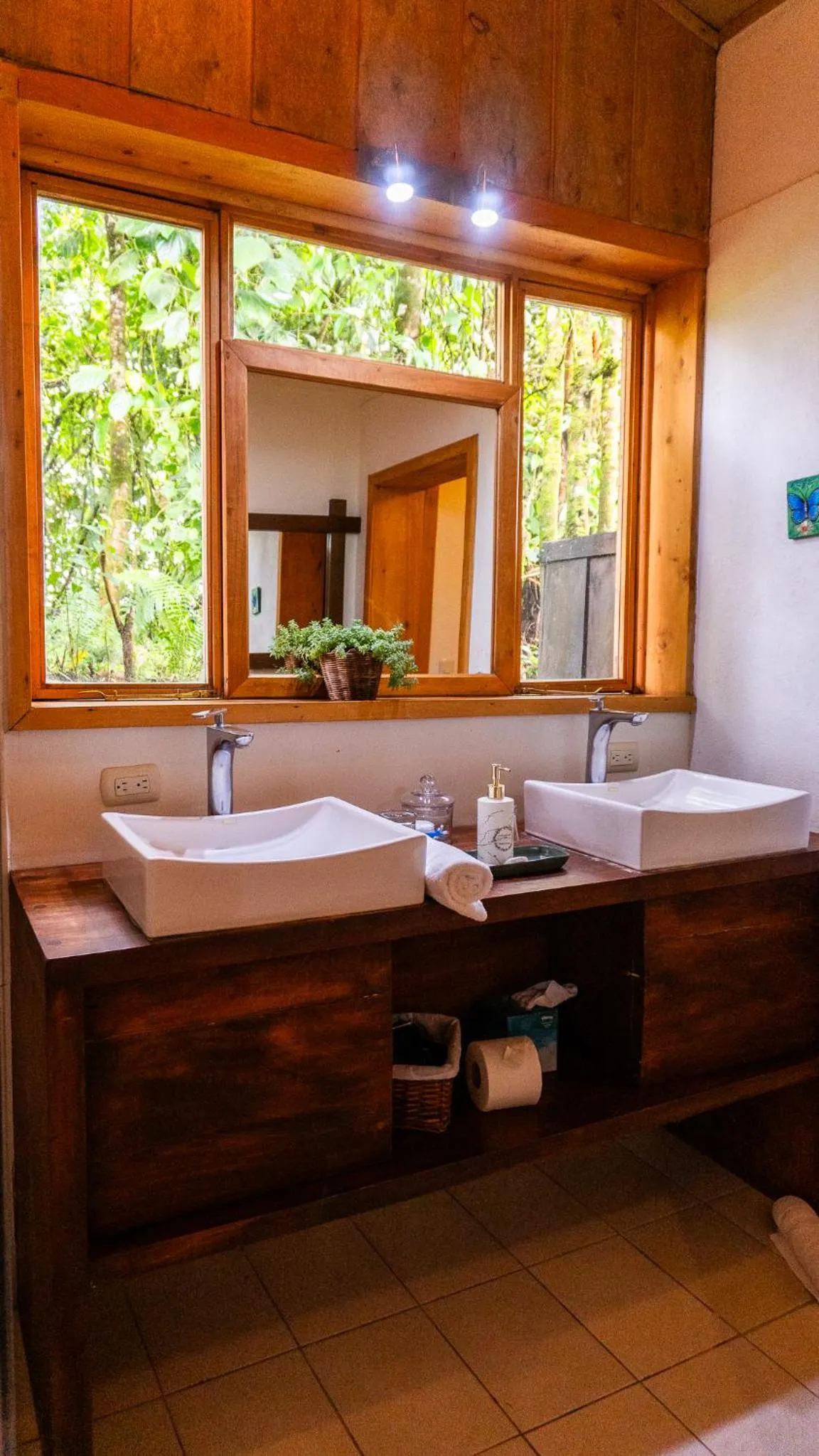 Bathroom in Poas Volcano Lodge