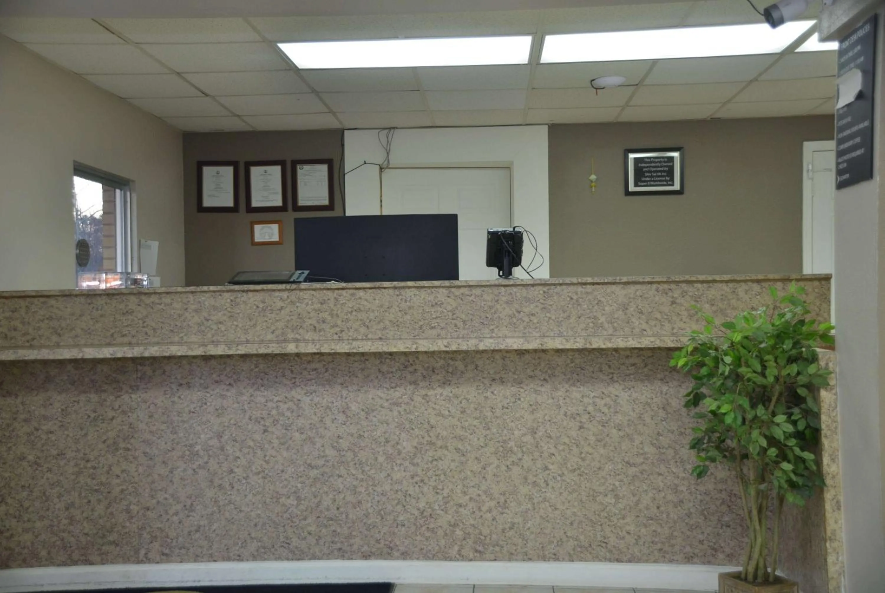 Lobby or reception in Super 8 by Wyndham Fredericksburg