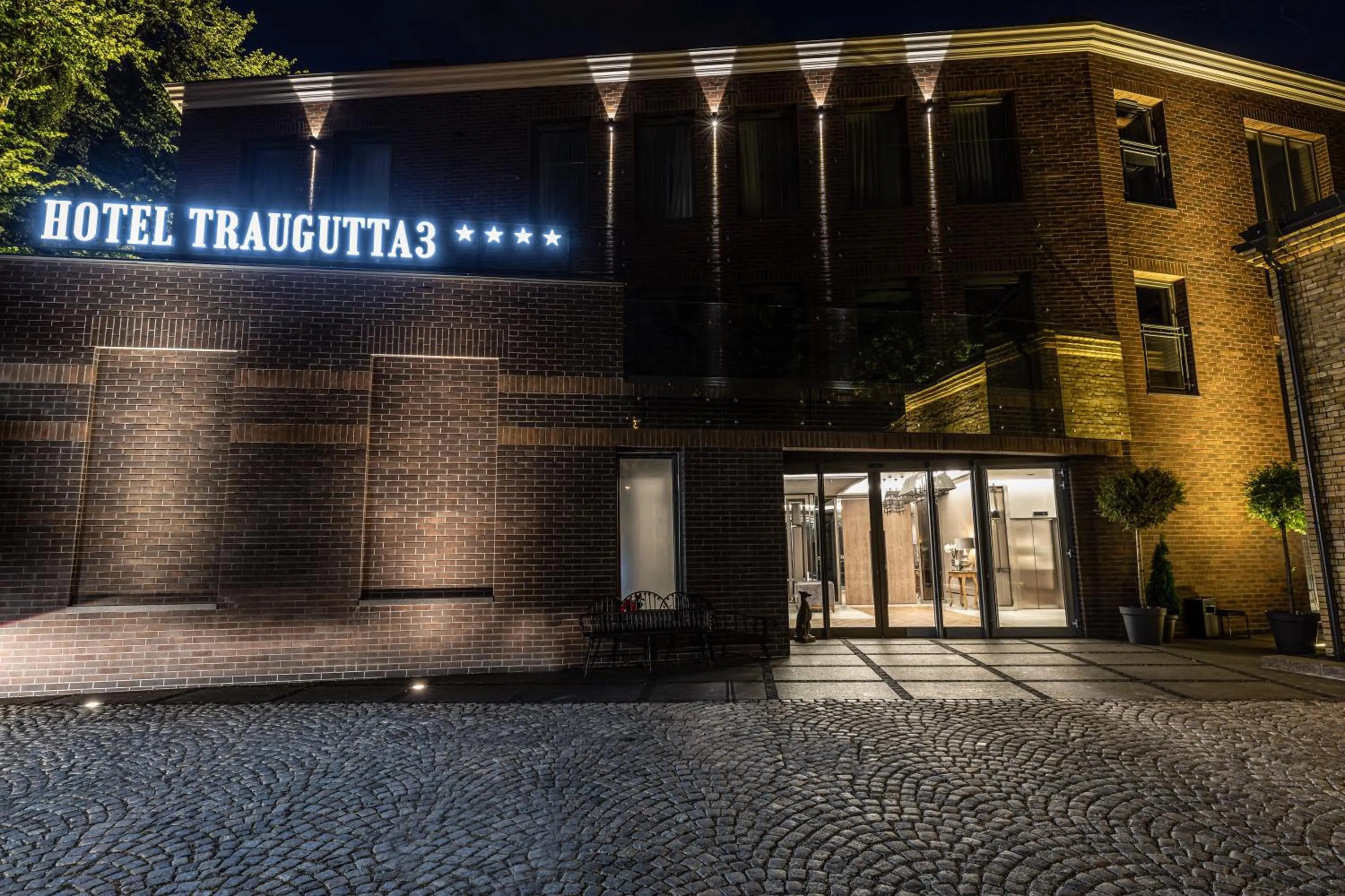 Property building in Hotel Traugutta3