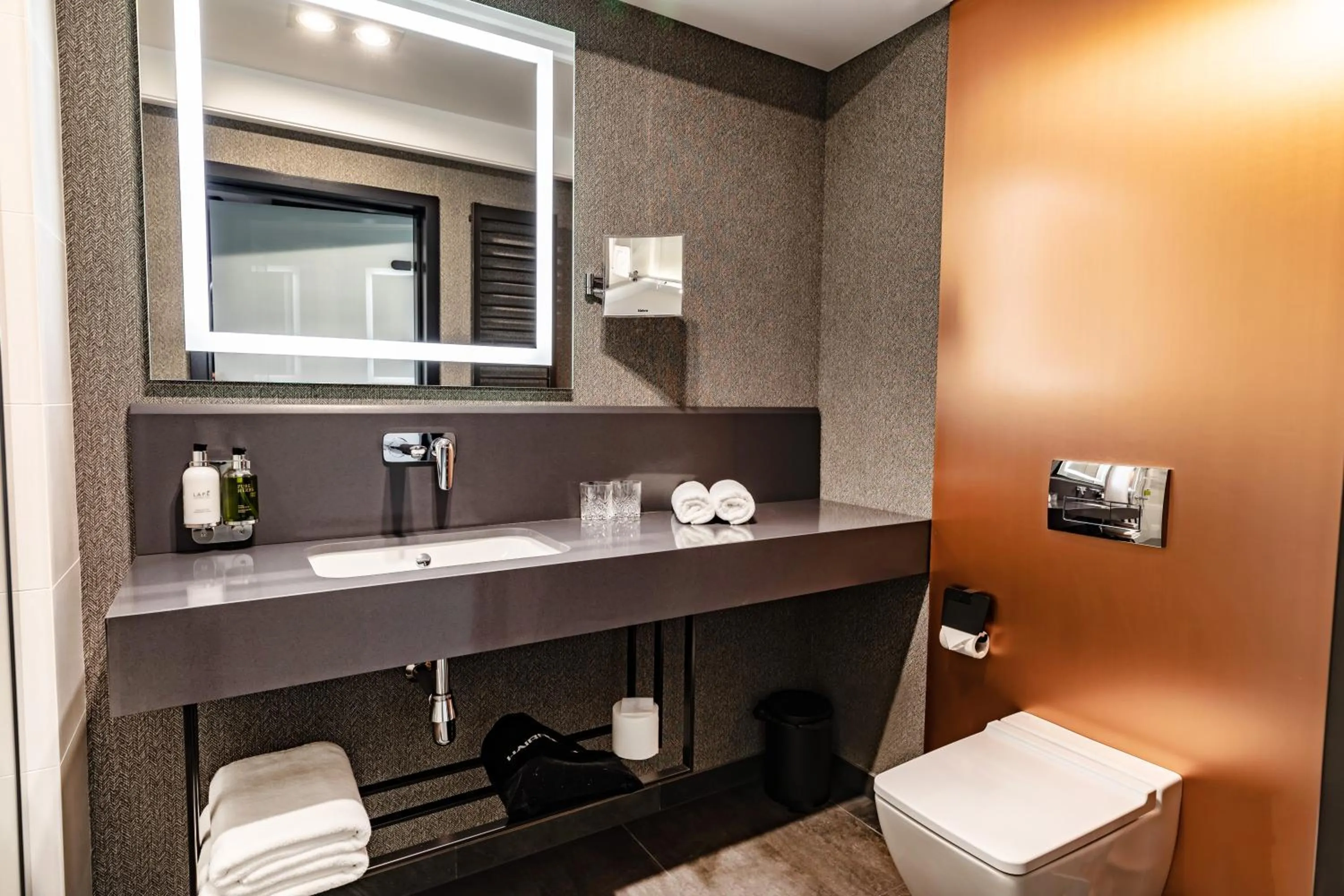 Shower in Hotel Traugutta3