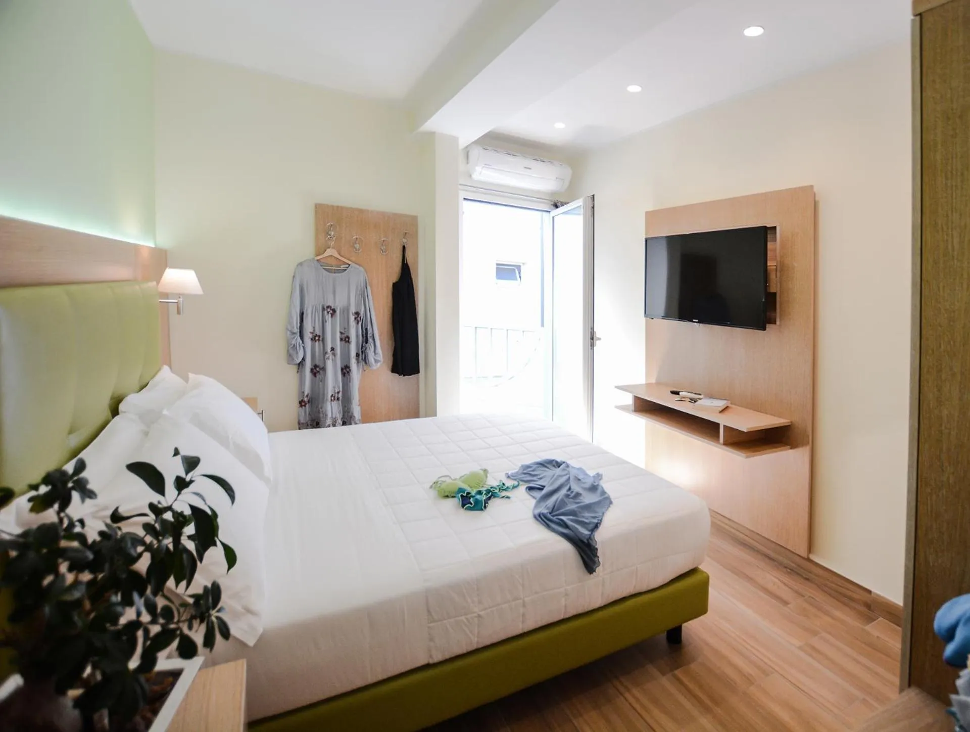 Photo of the whole room, Bed in Hotel Ostuni