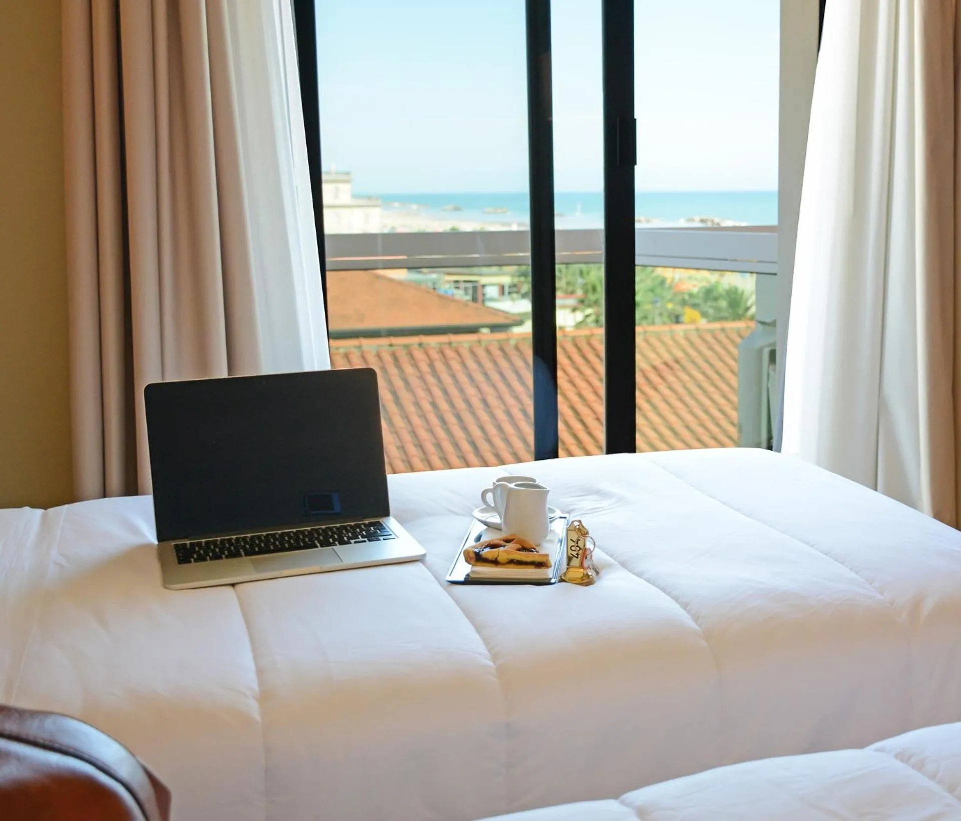 Sea view, Bed in Hotel Ostuni