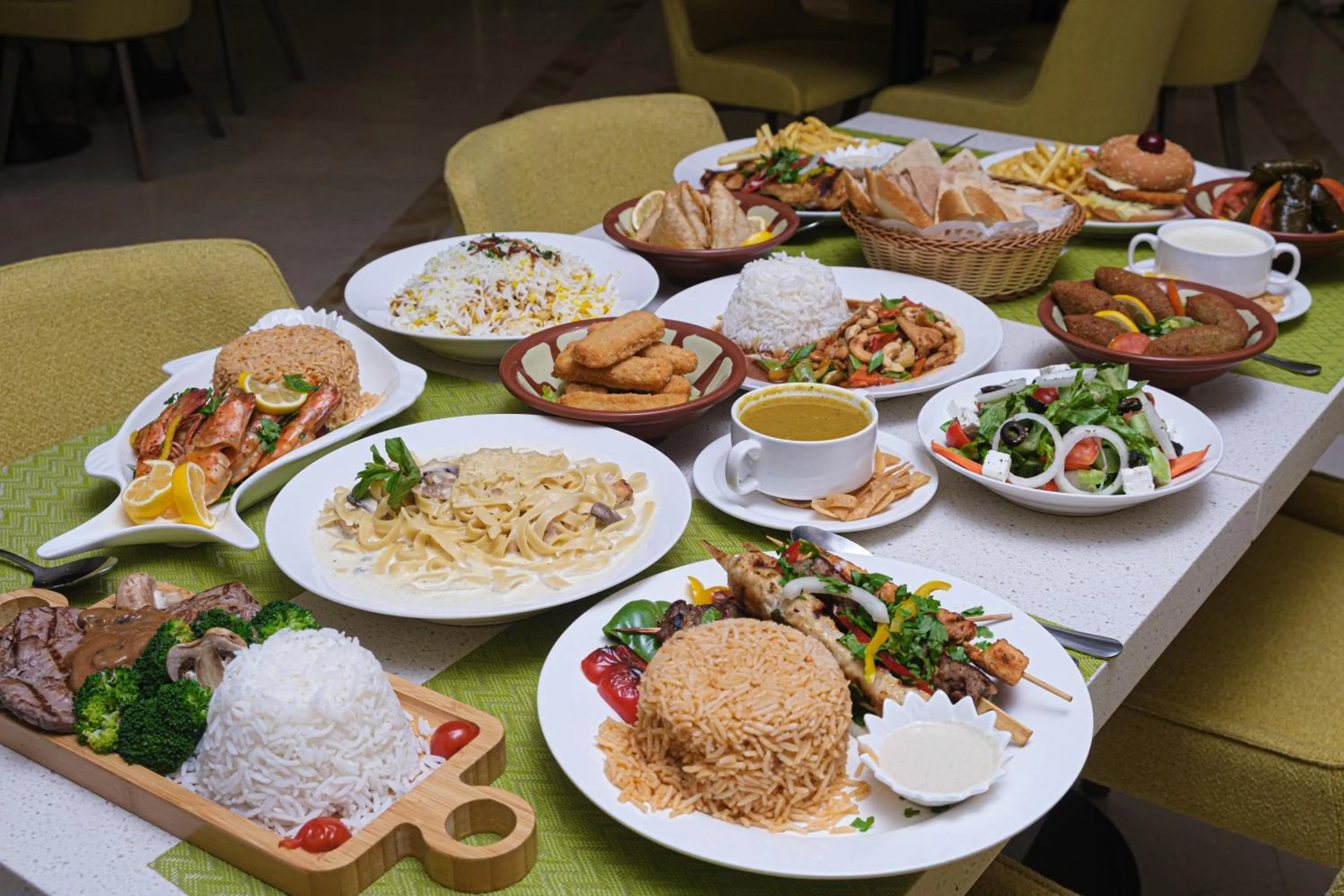 Restaurant/places to eat in Taj Al Worood