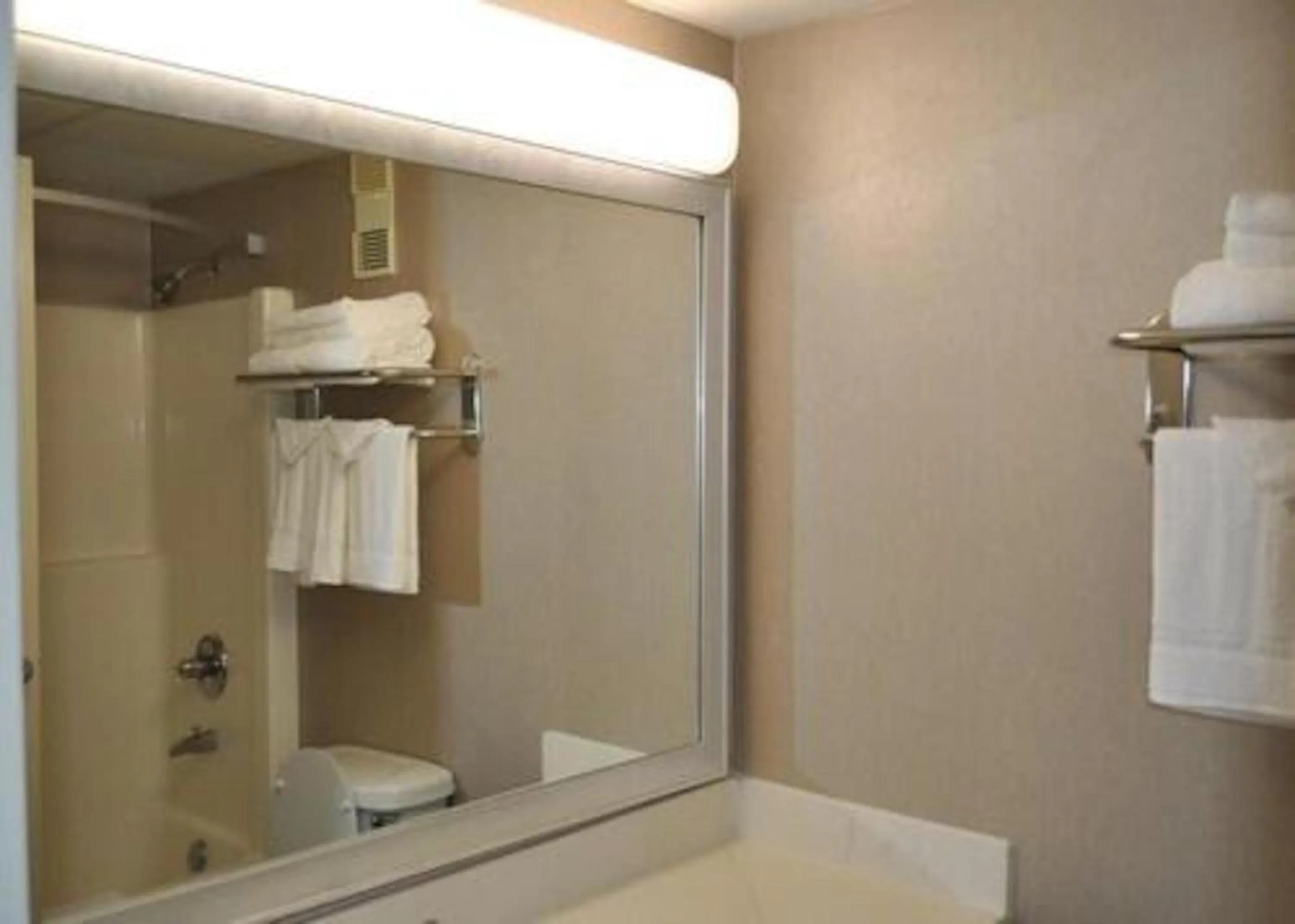 Bathroom in Motel 6 Hastings NE