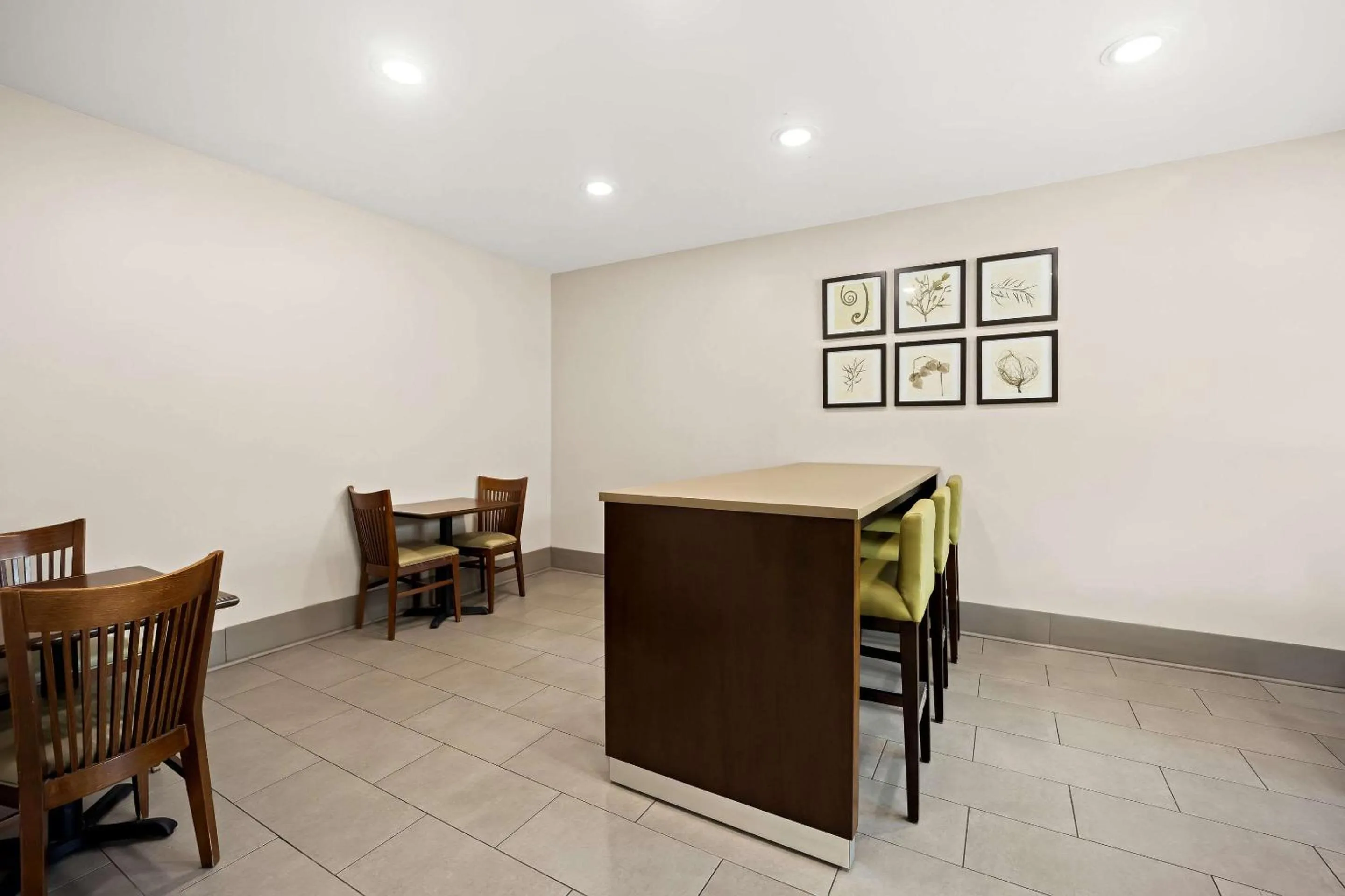 Breakfast in Comfort Inn & Suites High Point - Archdale