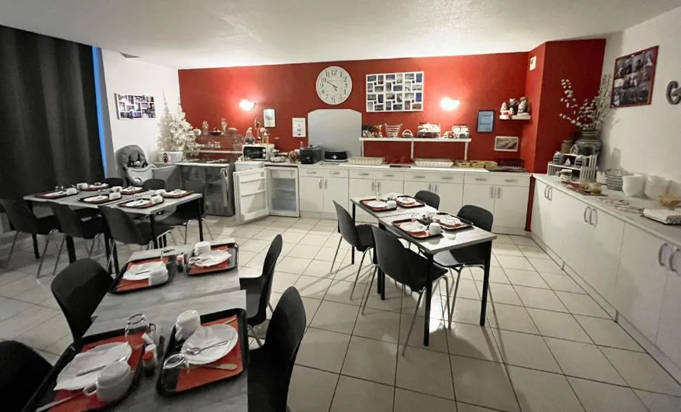 Breakfast in Résidence Vacancéole - Les Demeures Champenoises