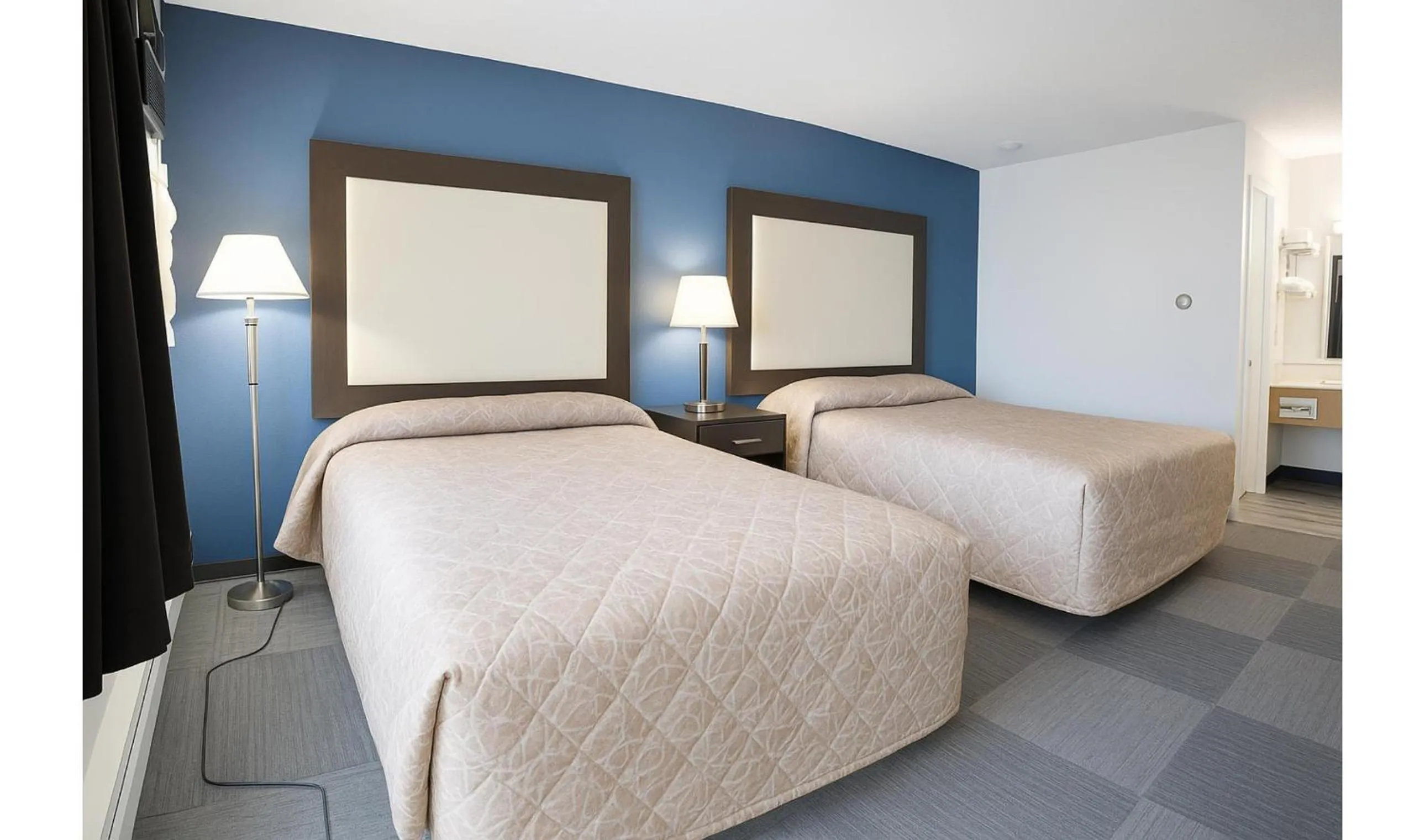 Bedroom, Bed in Hotel O Oskaloosa Near Eddyville