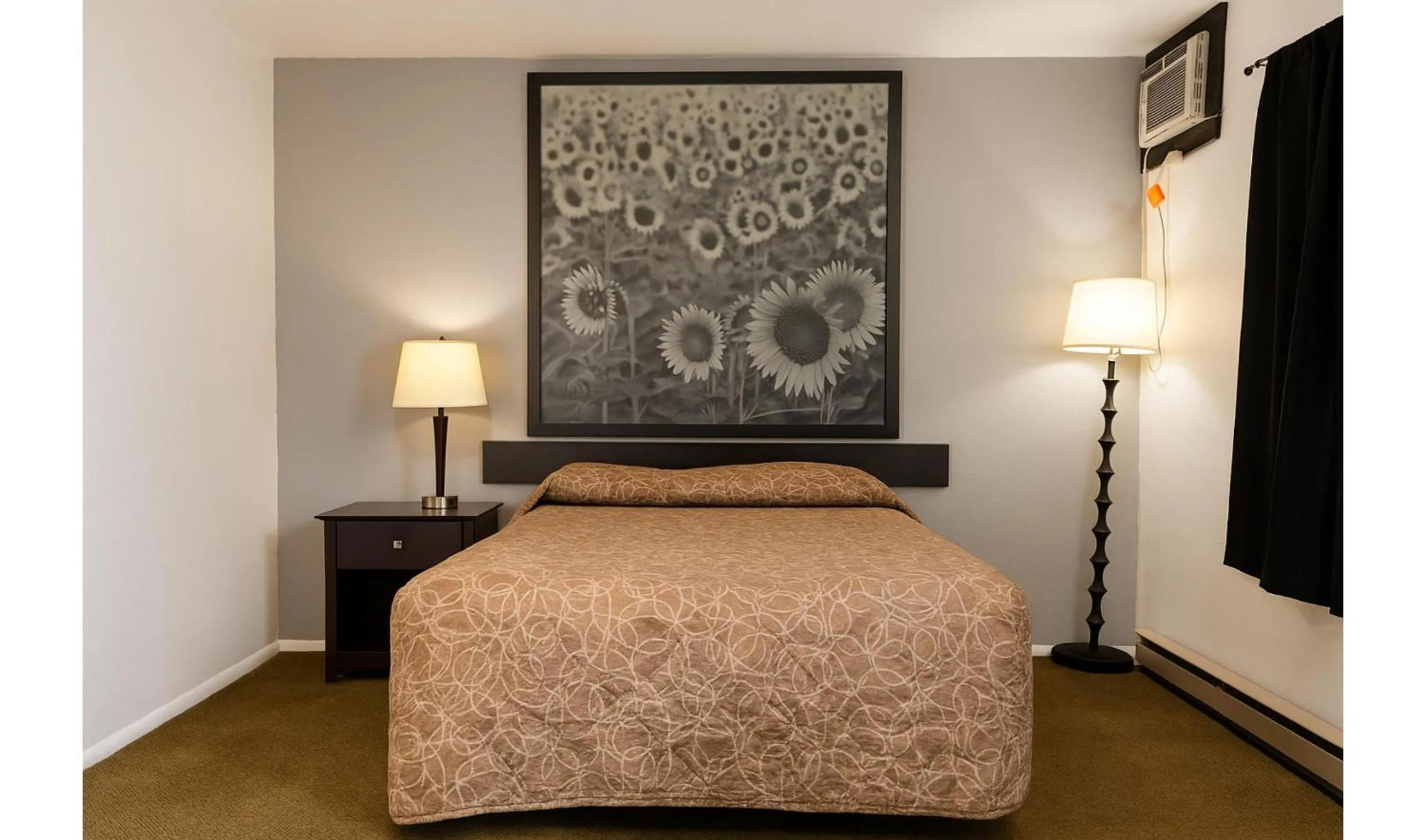 Bedroom, Bed in Hotel O Oskaloosa Near Eddyville