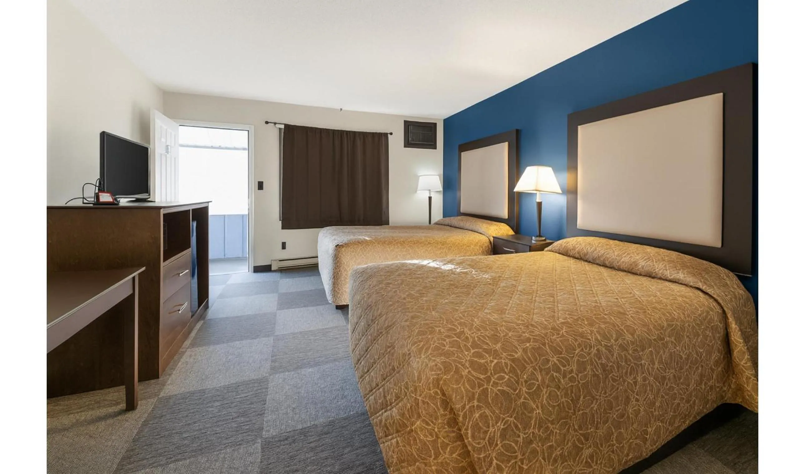 Bedroom, Bed in Hotel O Oskaloosa Near Eddyville