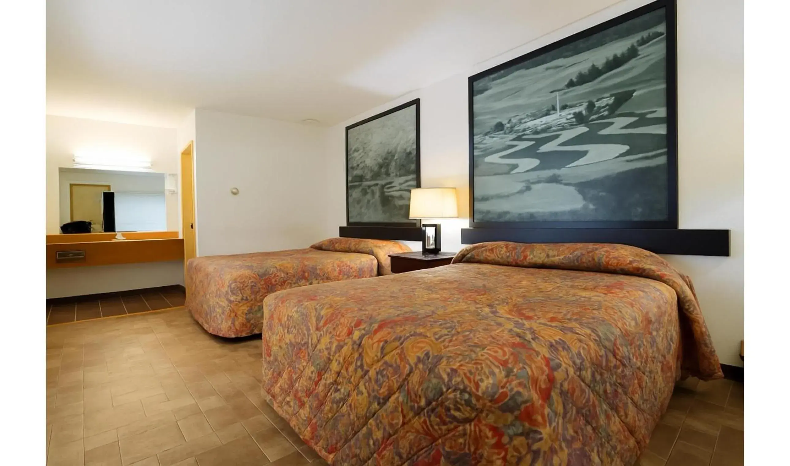 2 Full Bed in Hotel O Oskaloosa Near Eddyville 2 Full Bed in Hotel O Oskaloosa Near Eddyville