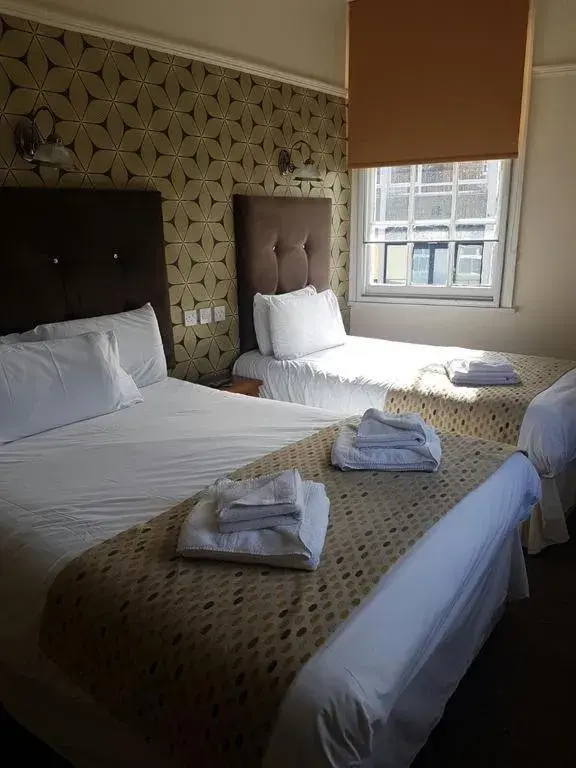 Family Room in The Kingstanding Inn Family Room in The Kingstanding Inn