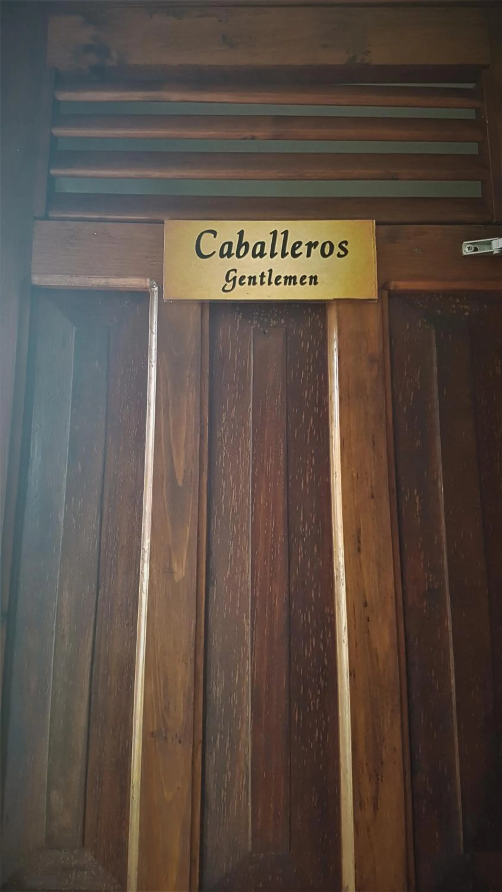 Public Bath in Nuestras Raíces Hotel - Museo - Restaurante