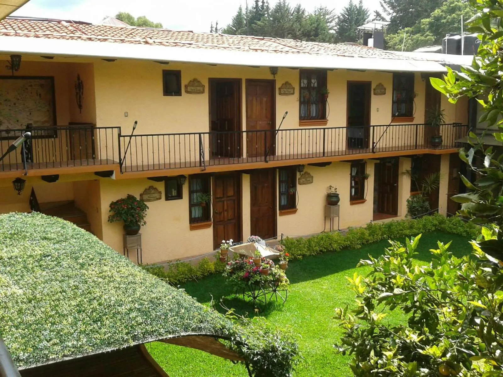 Garden view in Nuestras Raíces Hotel - Museo - Restaurante