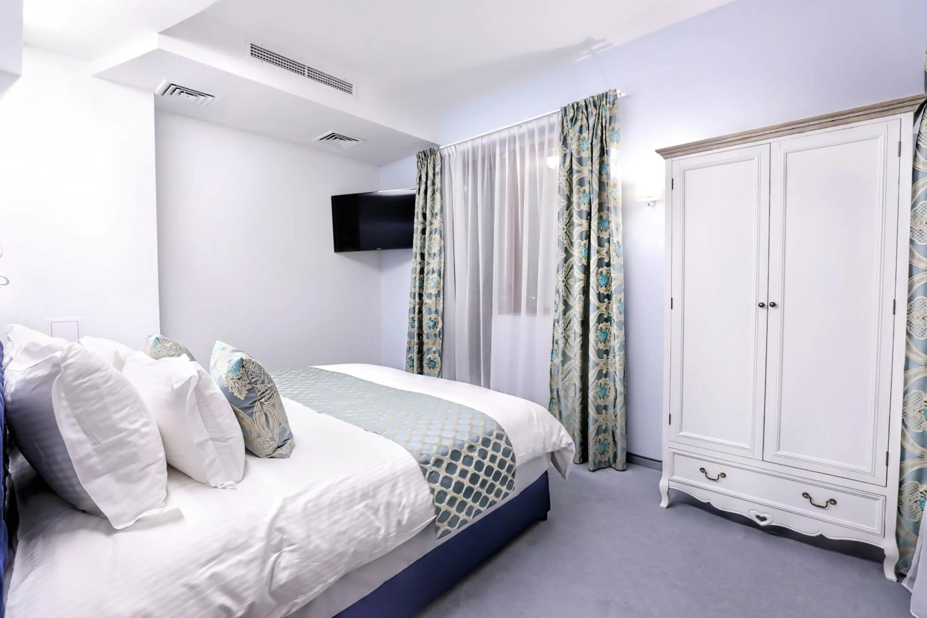 Bed in Villa Sintica