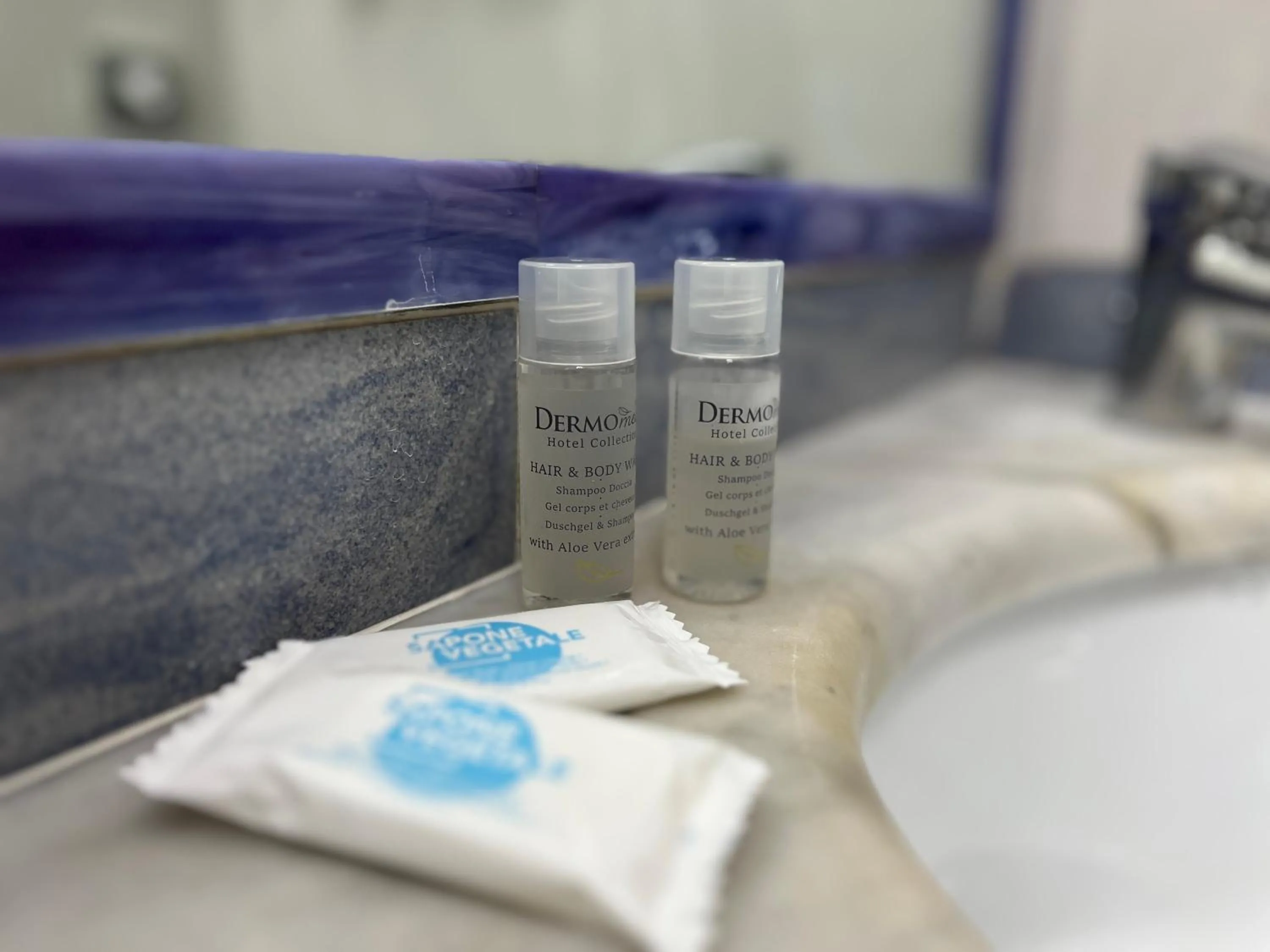 Dining area, Bed in Hotel Paradiso