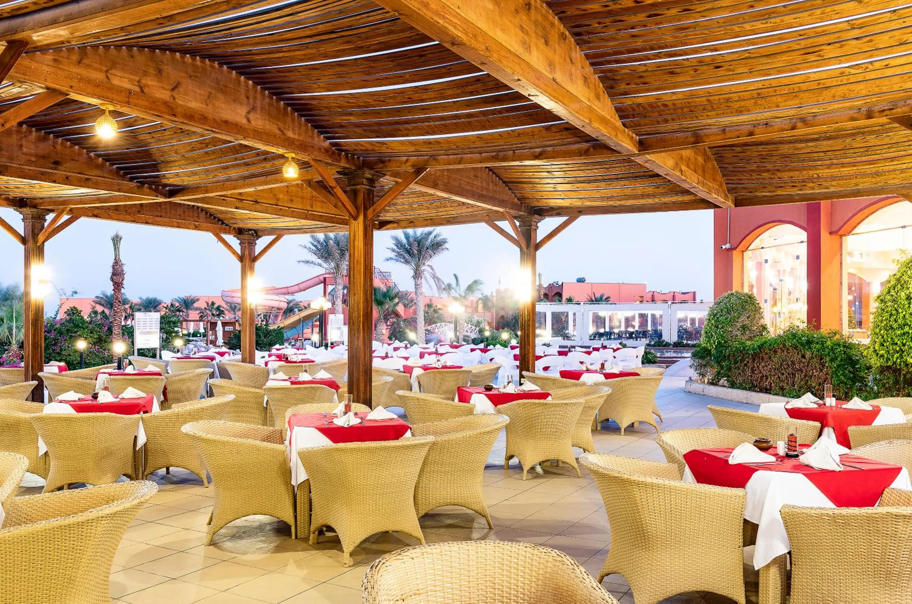 Restaurant/places to eat in Three Corners Happy Life Beach Resort