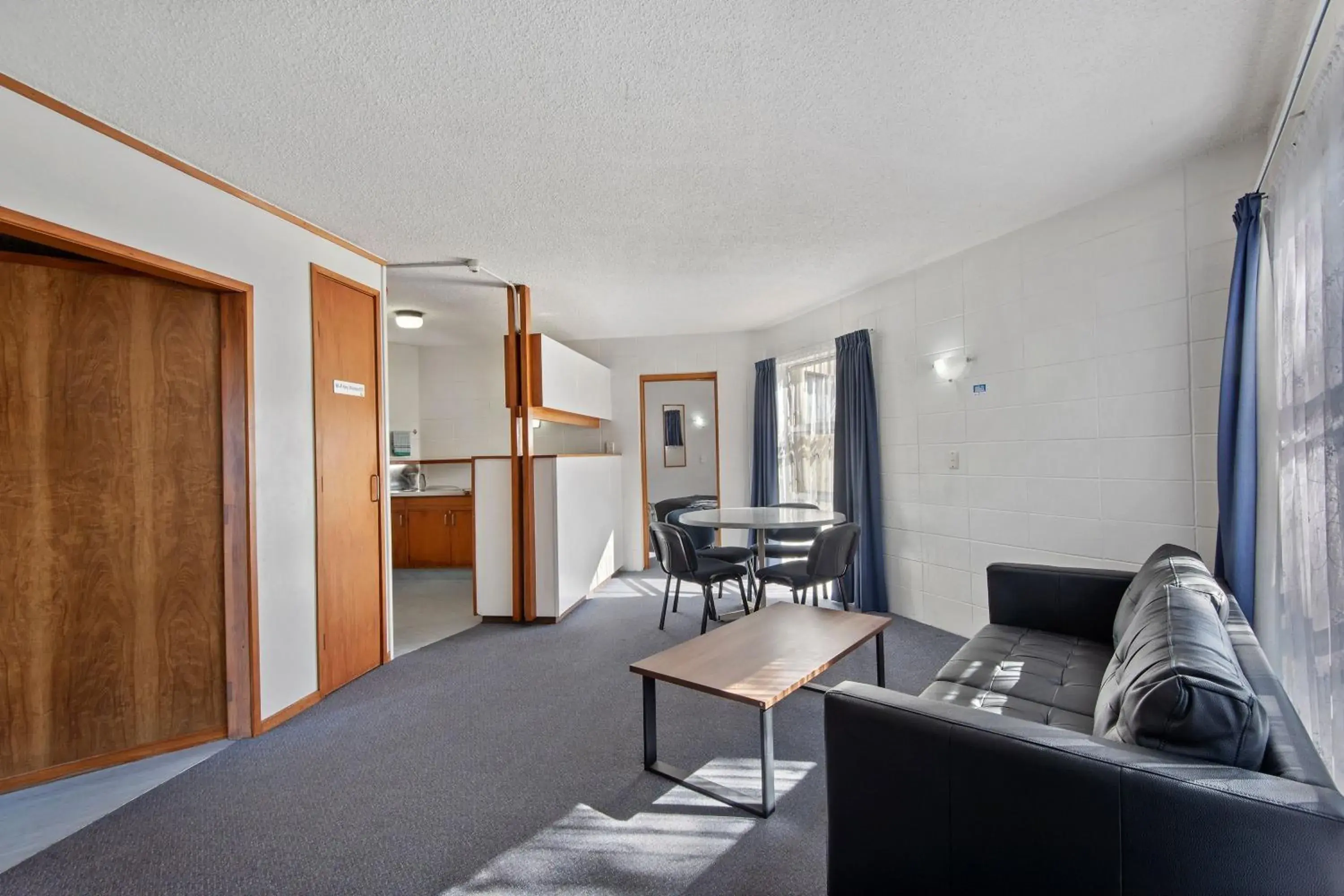 Two-Bedroom Apartment in Motel Six Two-Bedroom Apartment in Motel Six