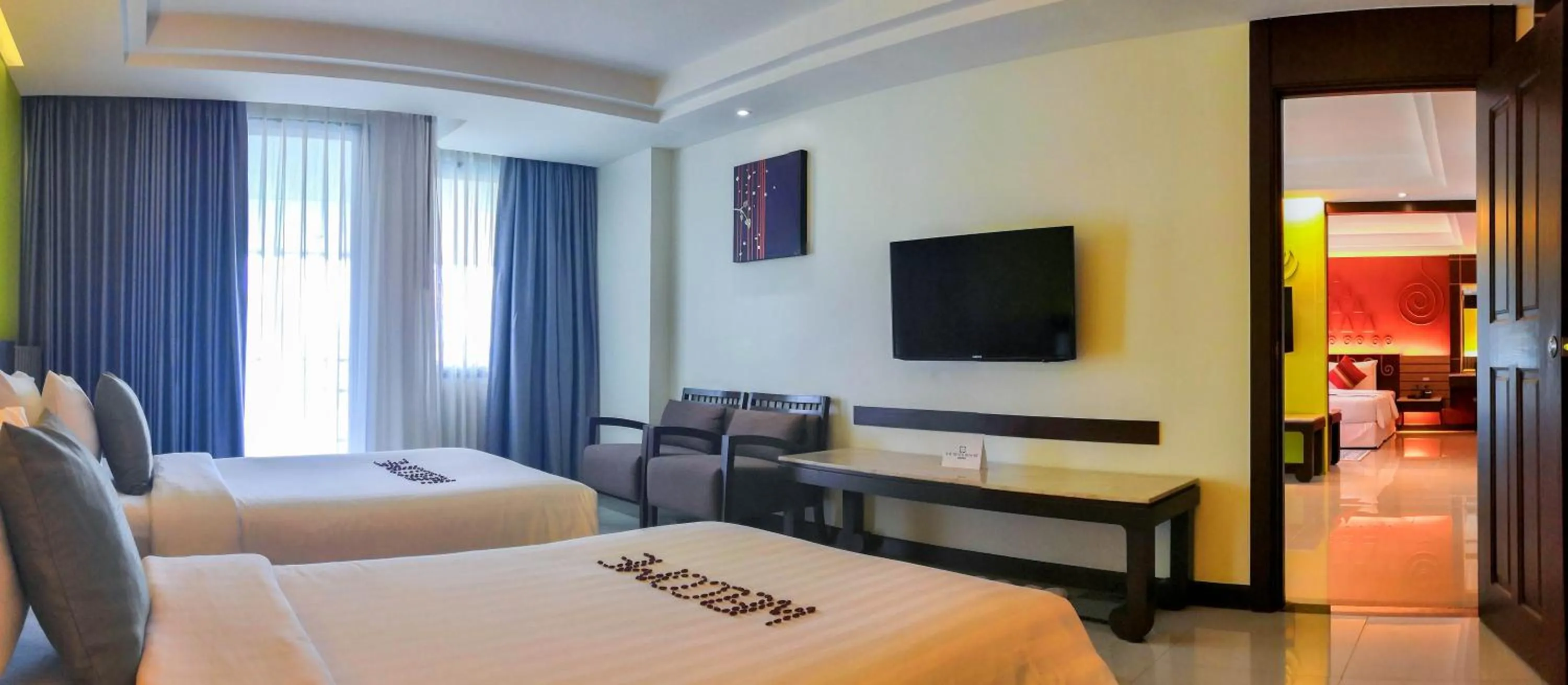 Bedroom, Bed in Bay Beach Resort Jomtien