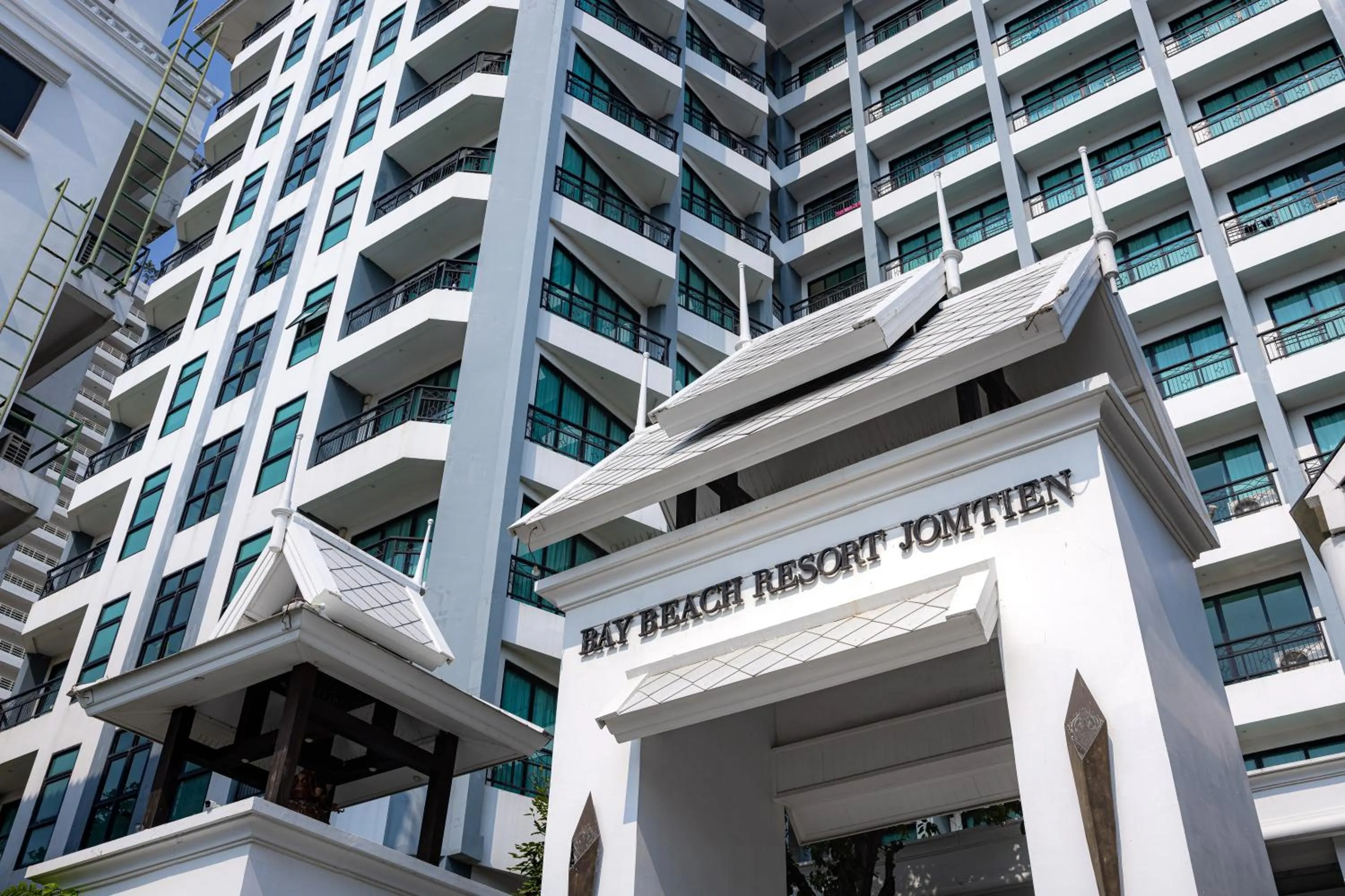 Property building in Bay Beach Resort Jomtien