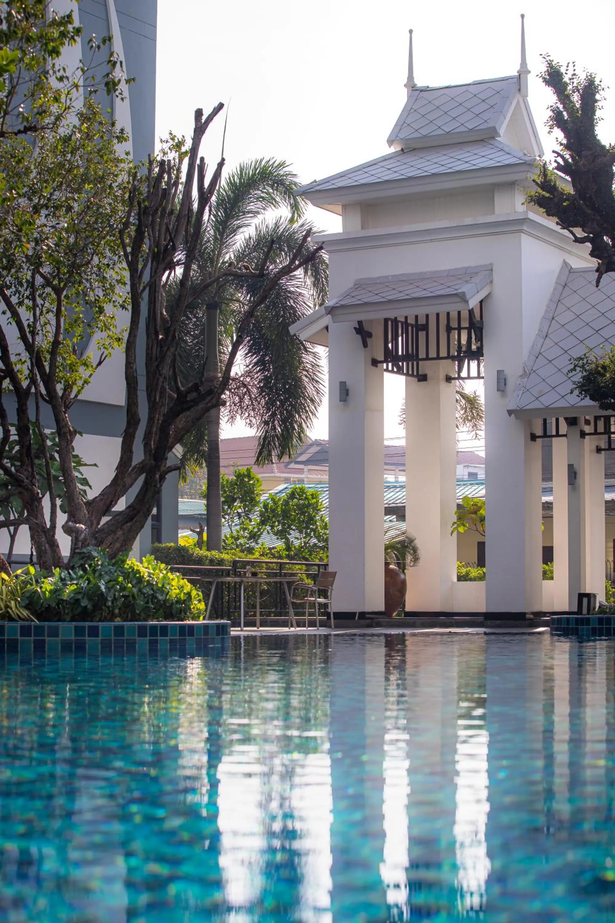 Swimming pool in Bay Beach Resort Jomtien