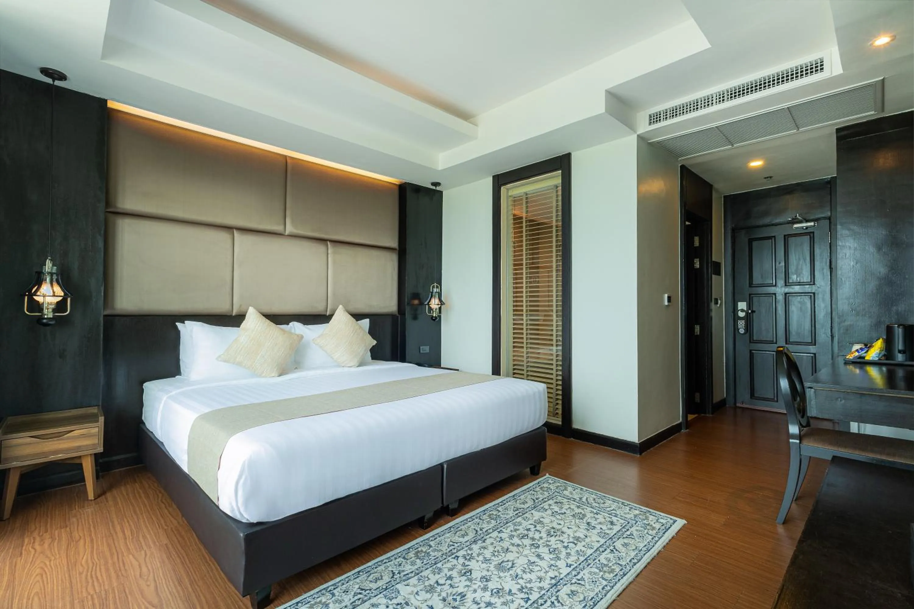 Bed in Bay Beach Resort Jomtien