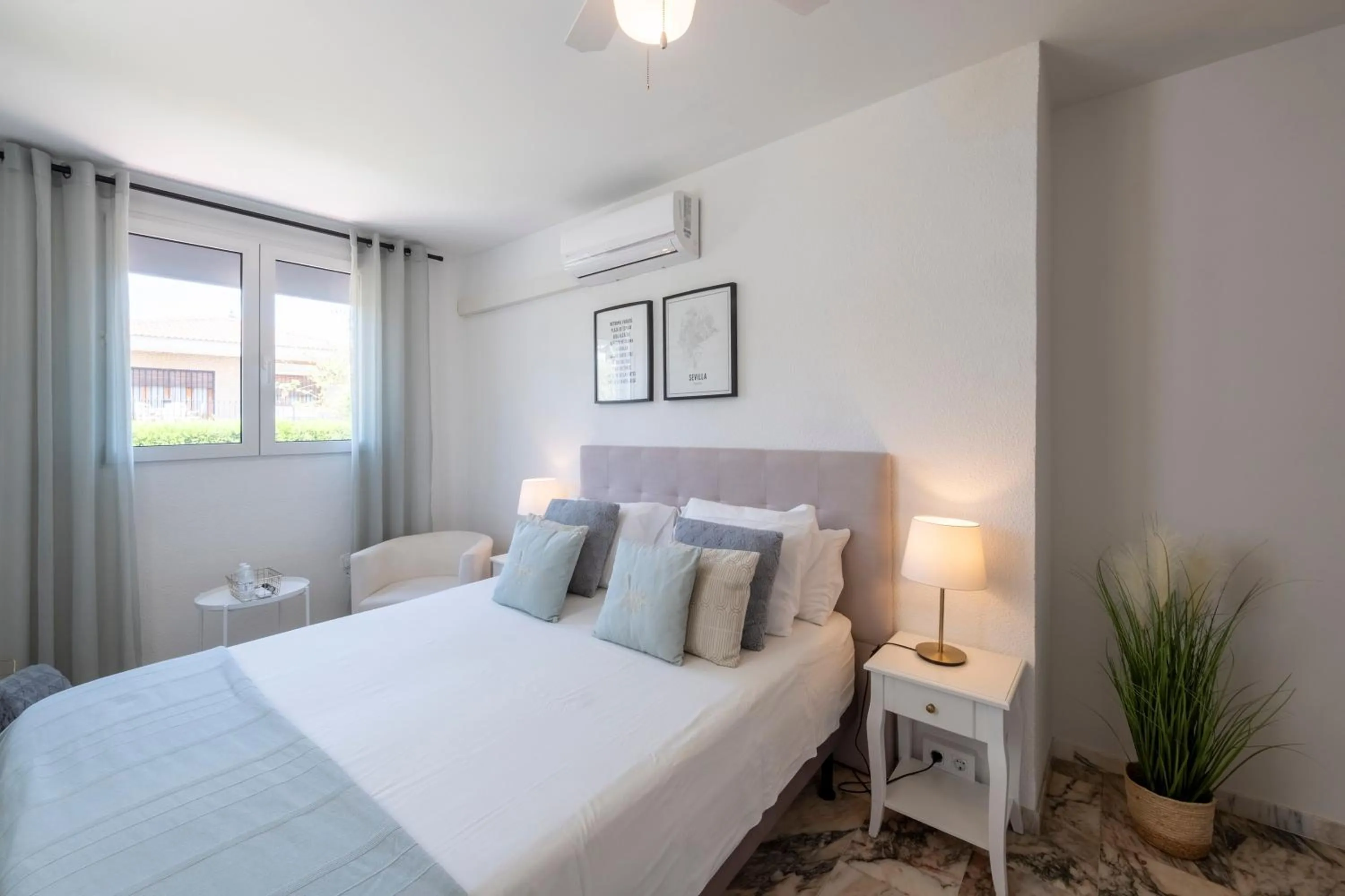 Bedroom, Bed in Hotel B&B Casa Arena Sevilla