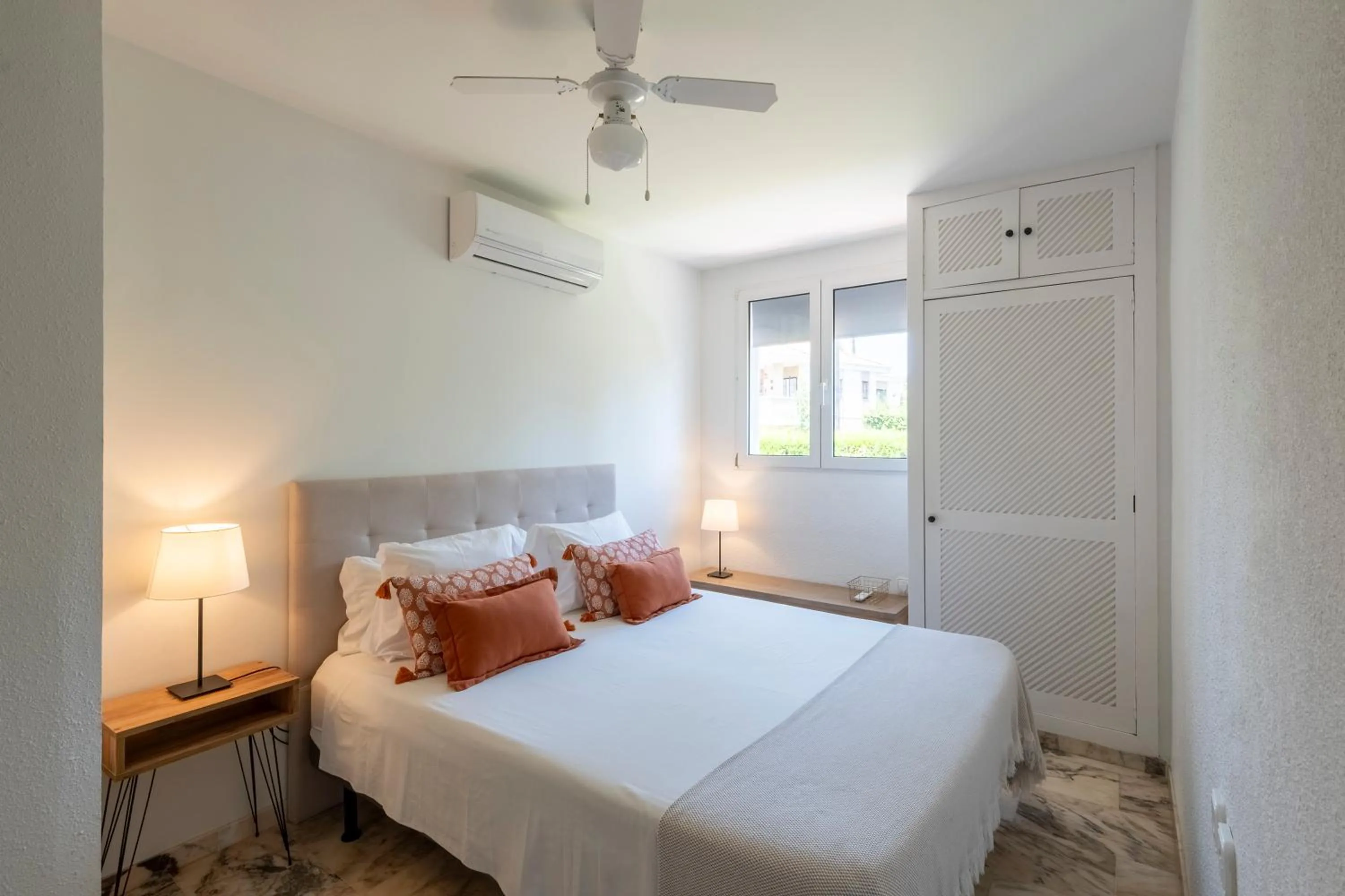 Bedroom, Bed in Hotel B&B Casa Arena Sevilla