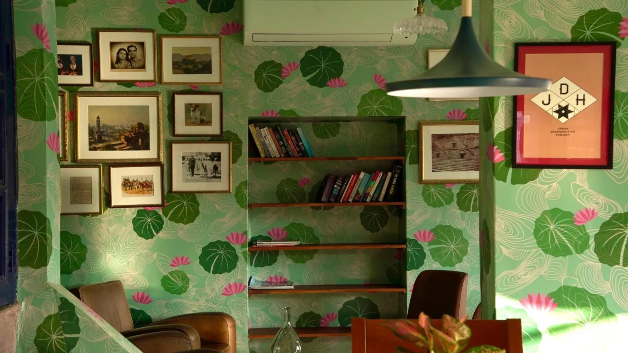 Restaurant/places to eat in The Stepwell Hotel