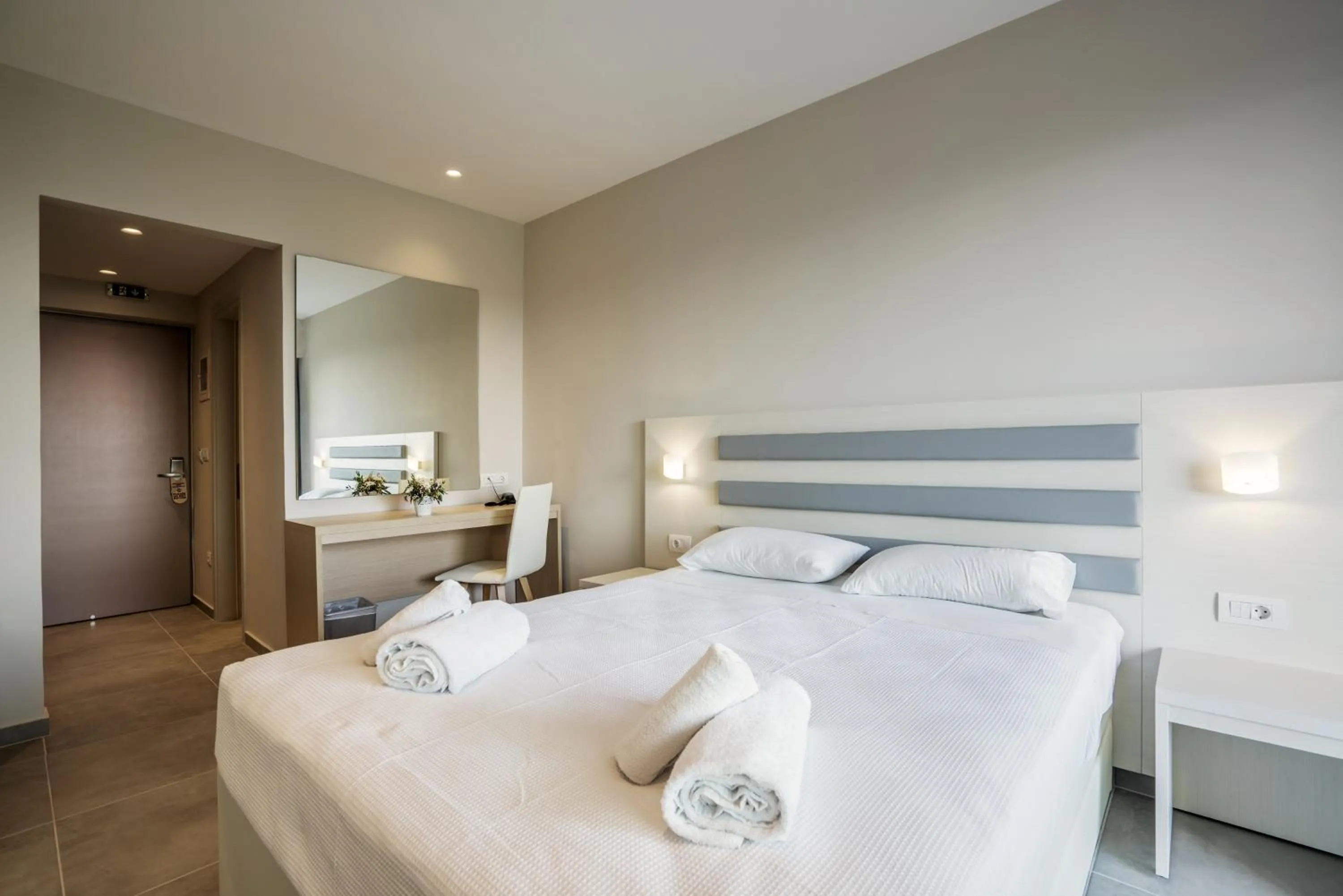 Bedroom, Bed in CNic Gemini Hotel