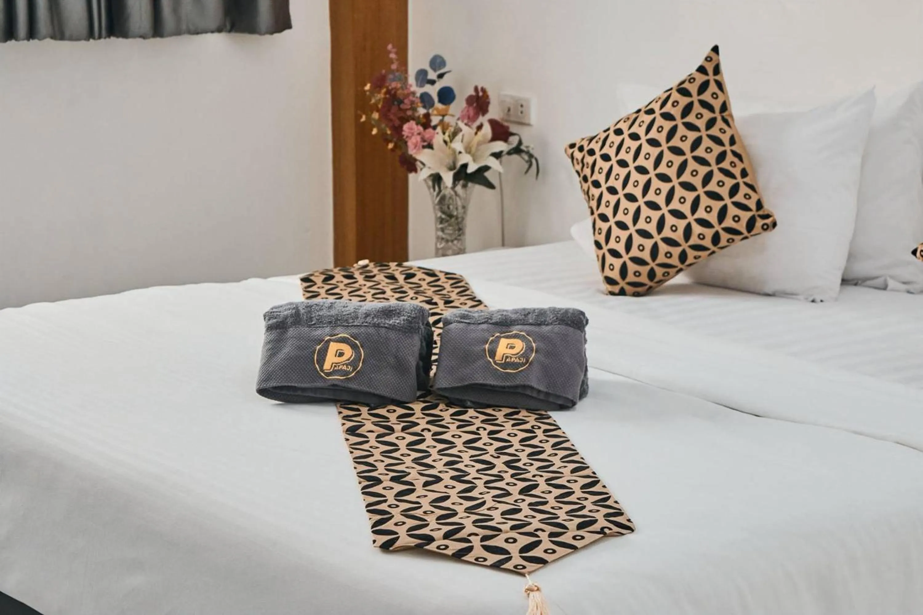 Bed in Papa Ji Hotel and Restaurant