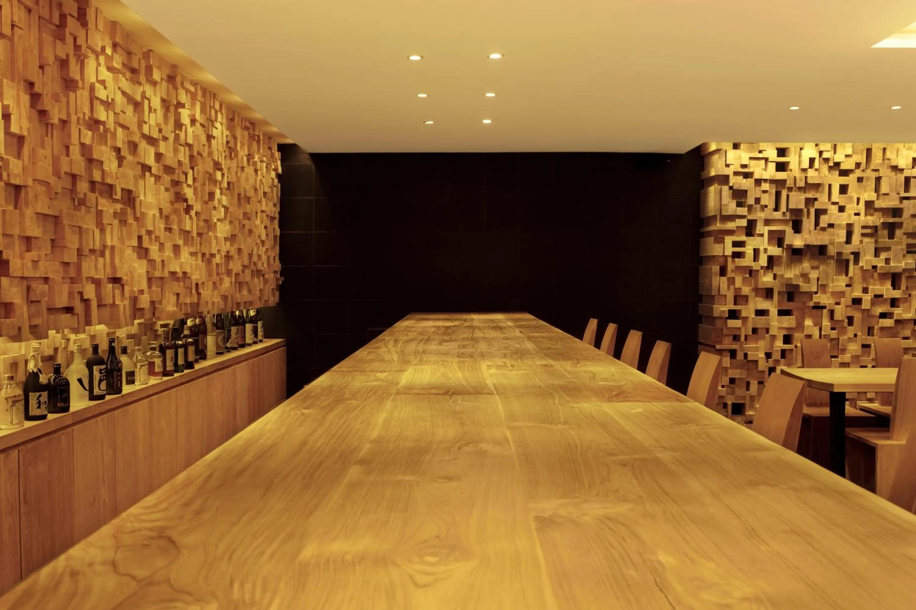 Restaurant/places to eat in One Eleven