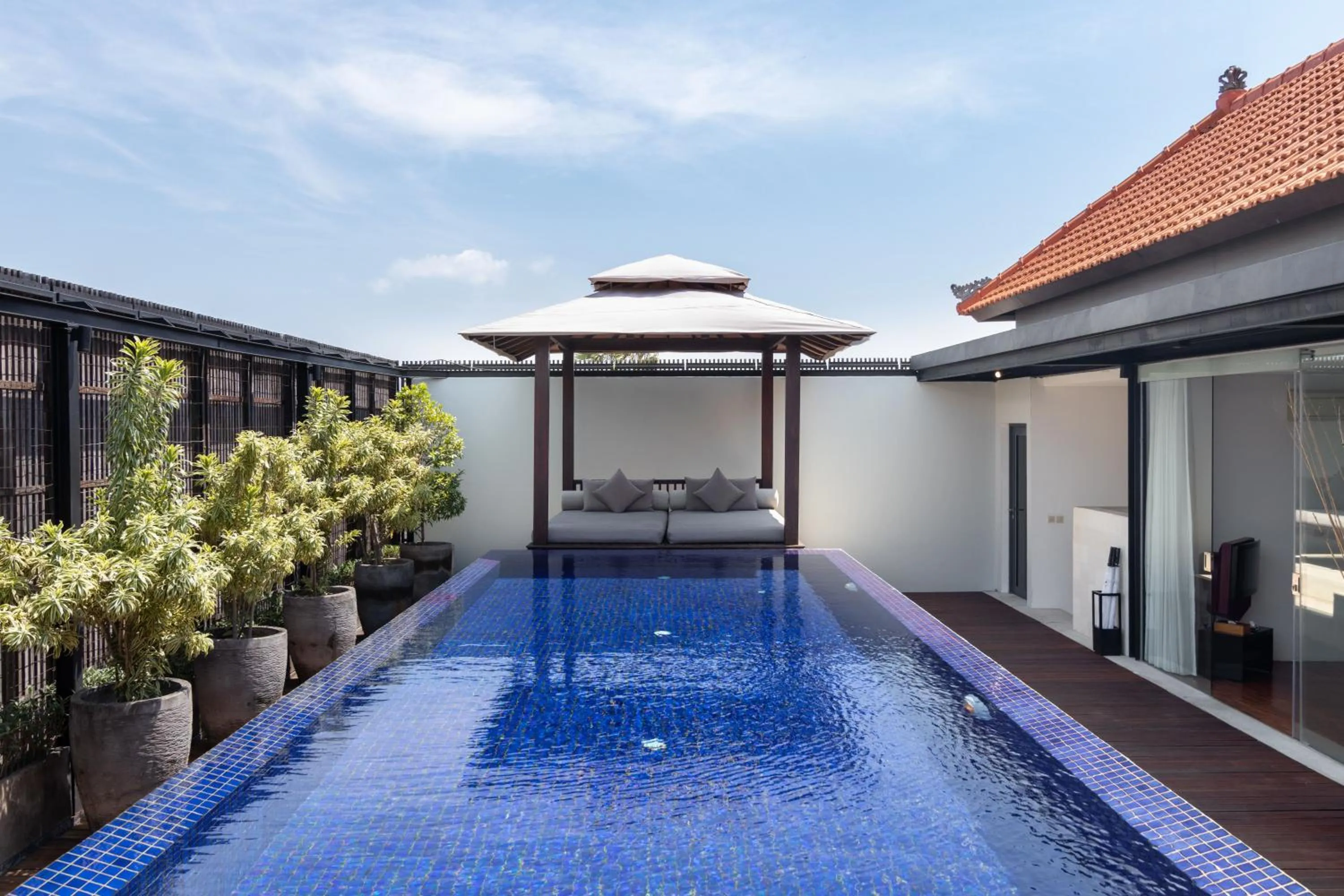 Swimming pool in One Eleven