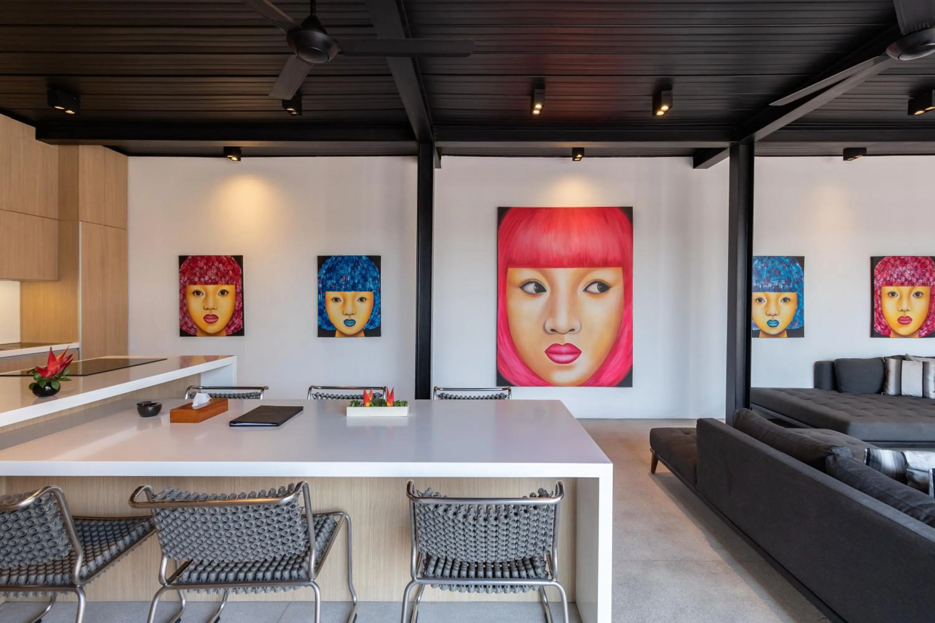 Dining area in One Eleven