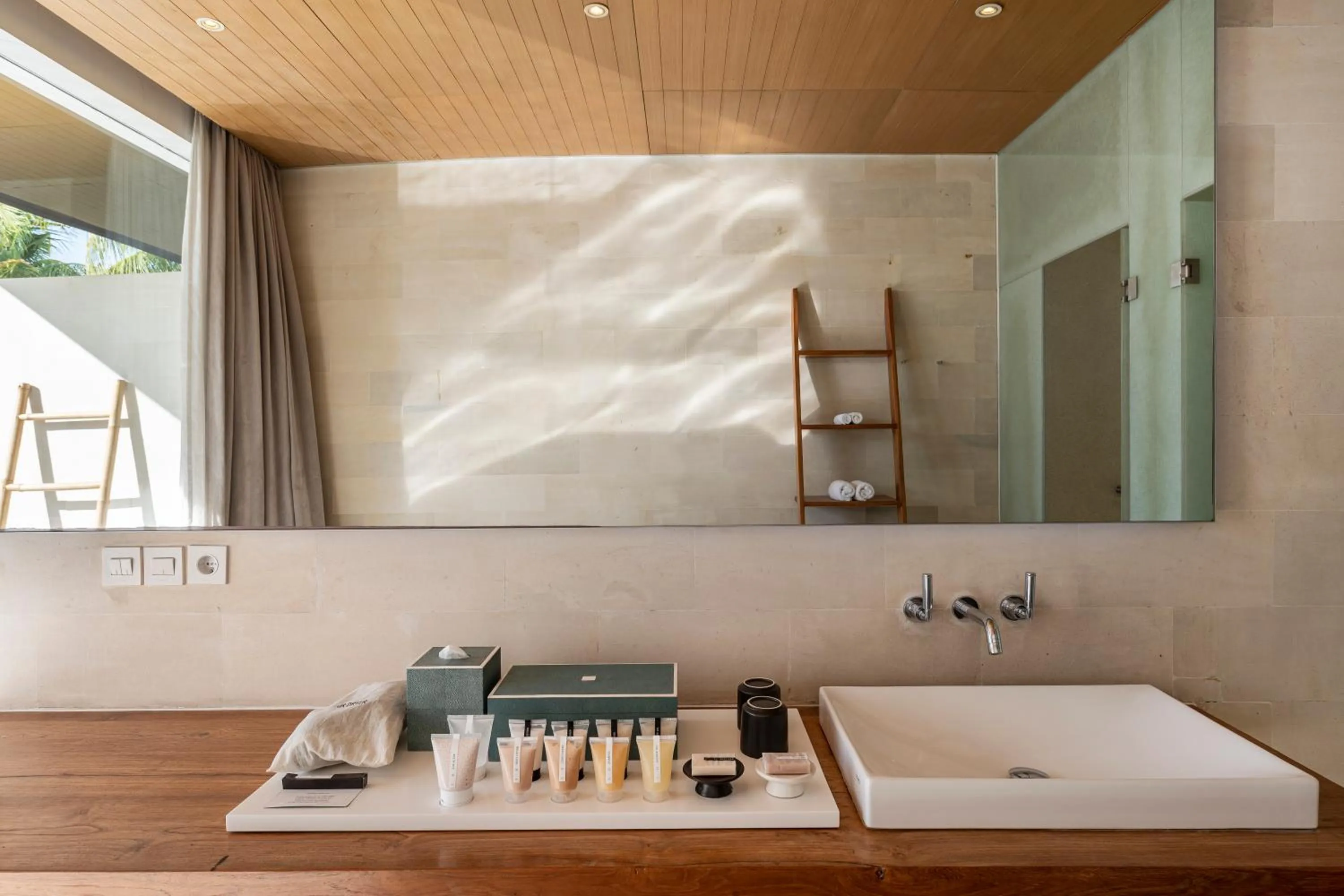 Bathroom in One Eleven