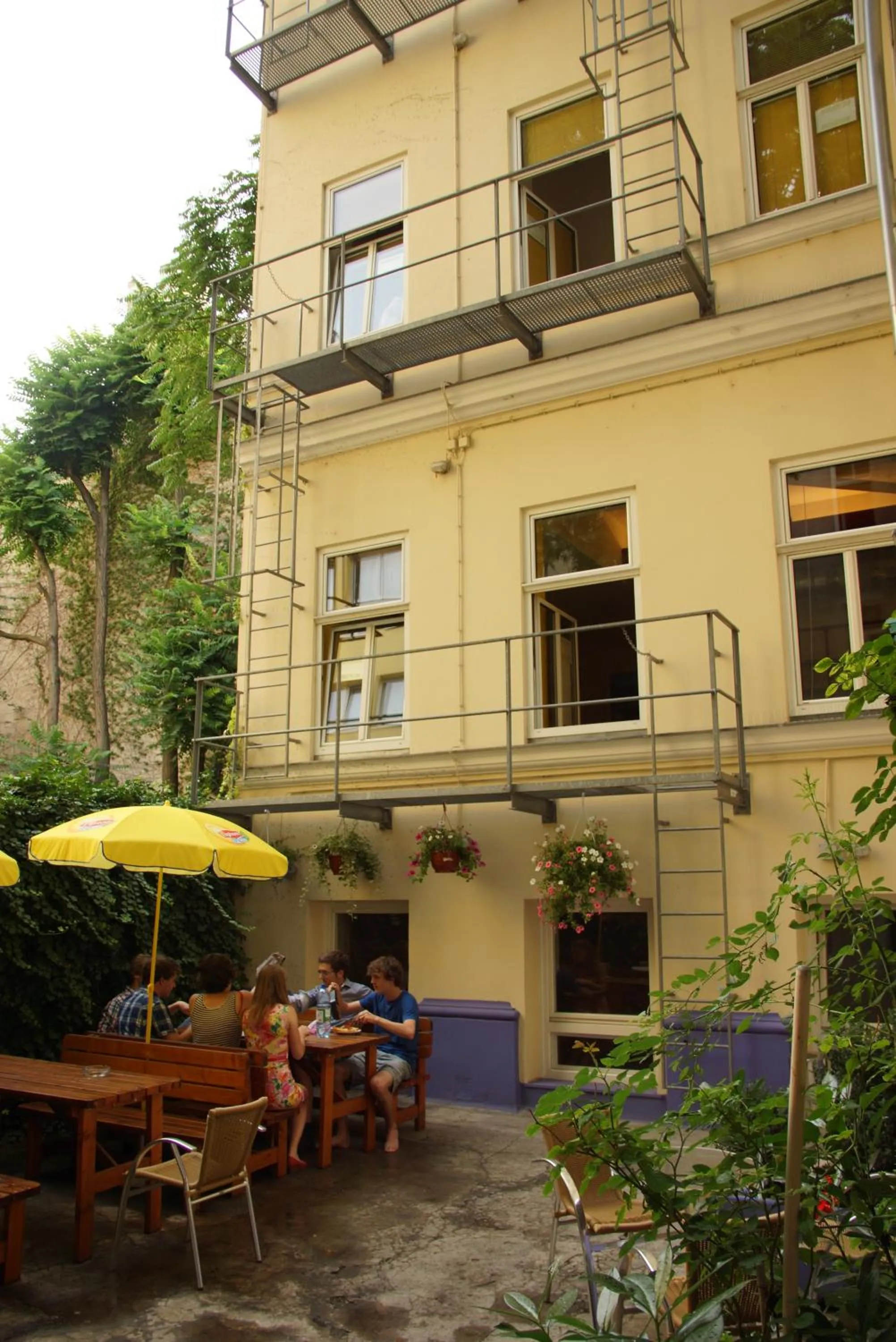 Patio in Westend City Hostel