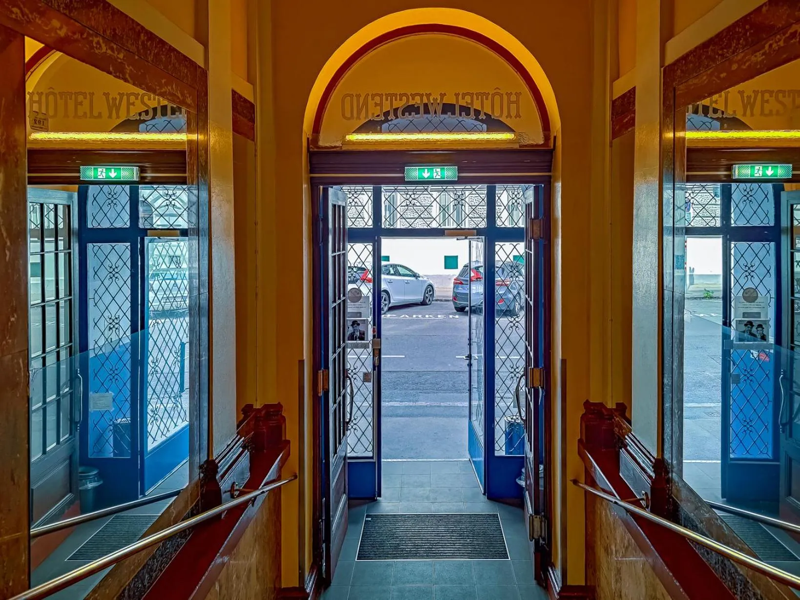 Facade/entrance in Westend City Hostel