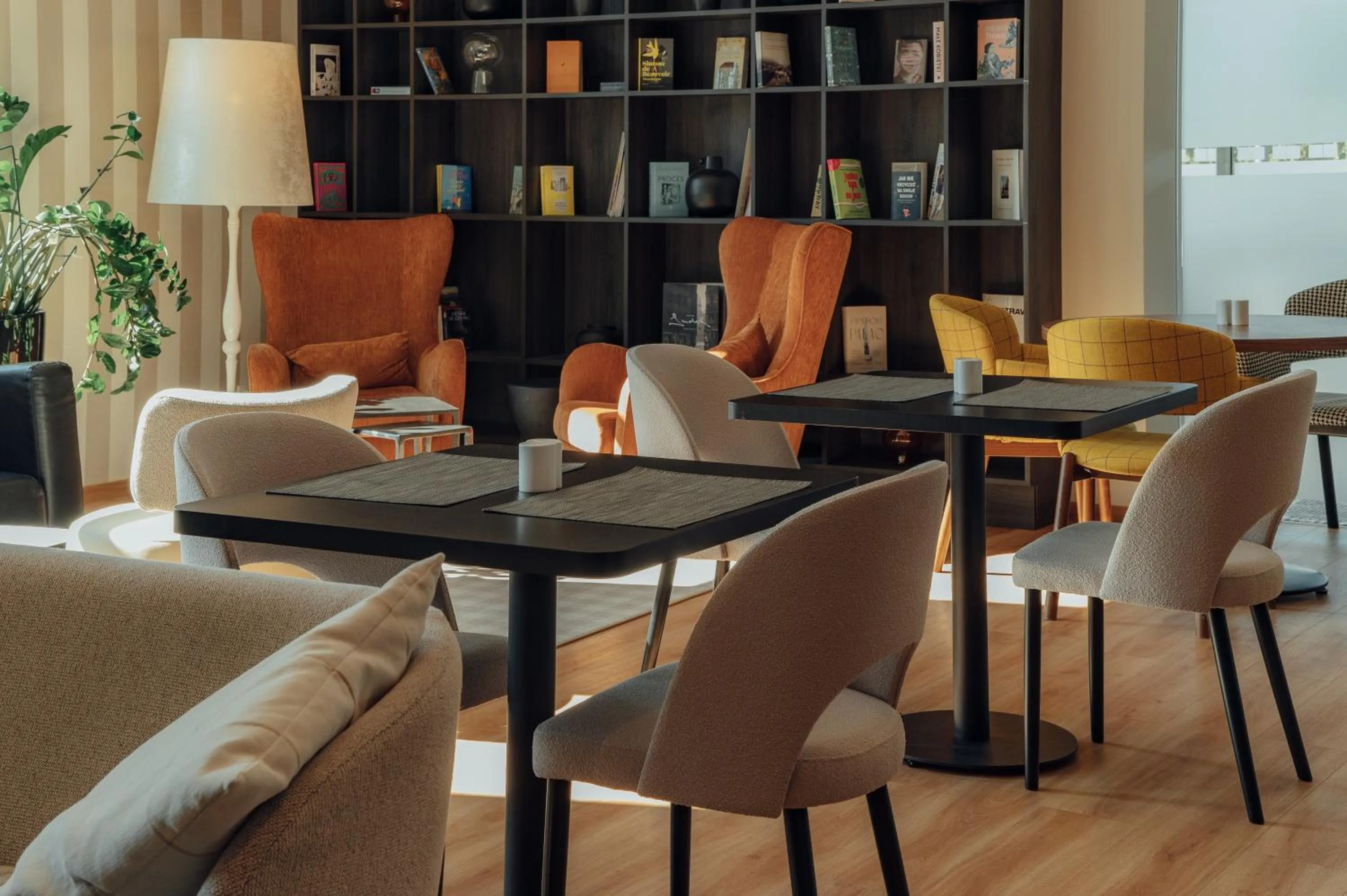 Restaurant/places to eat in ibis Styles Warszawa Airport