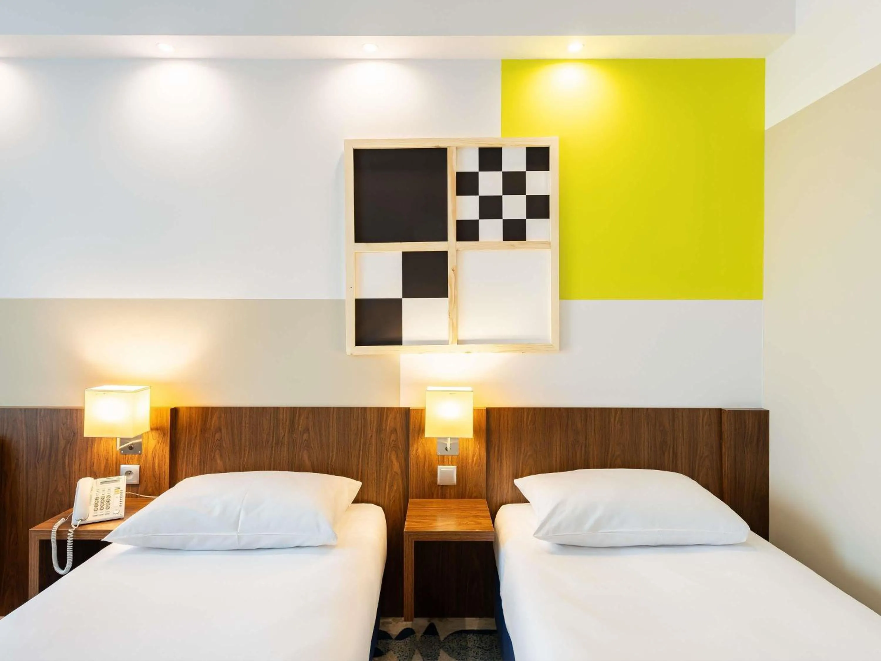 Bedroom, Bed in ibis Styles Warszawa Airport