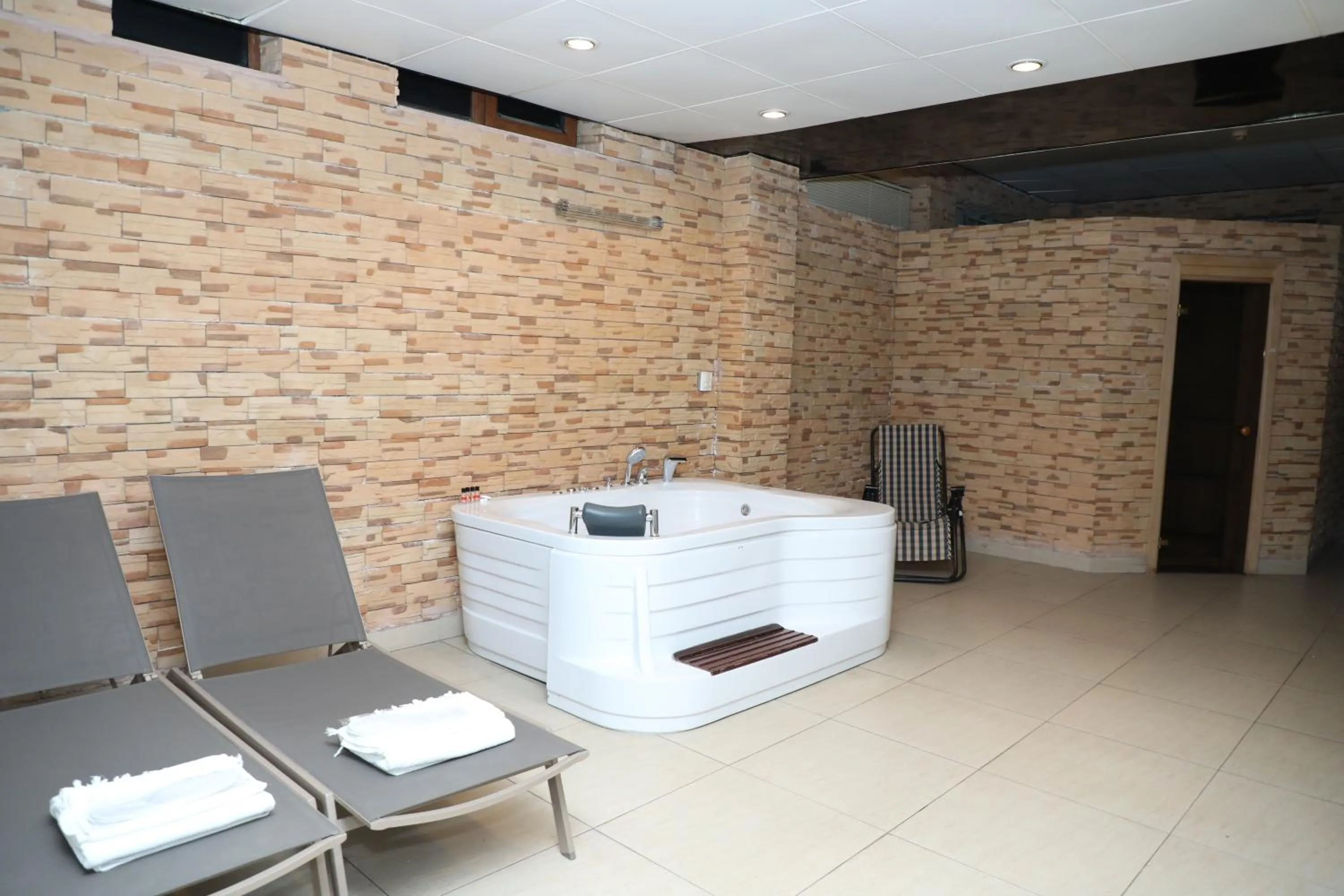 Fitness centre/facilities in Modern Hotel Baku