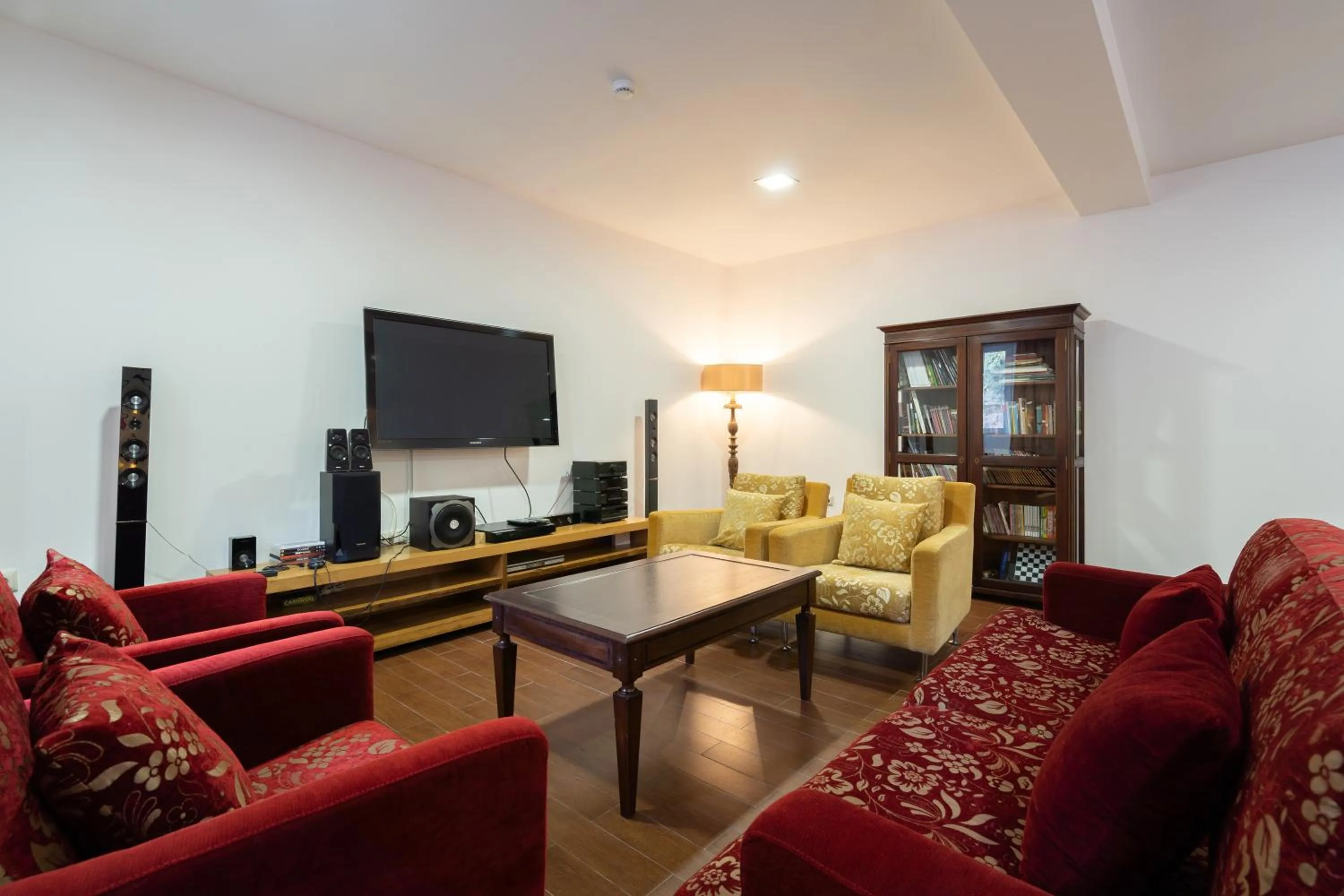 Communal lounge/ TV room in Hotel Carvalho Araujo